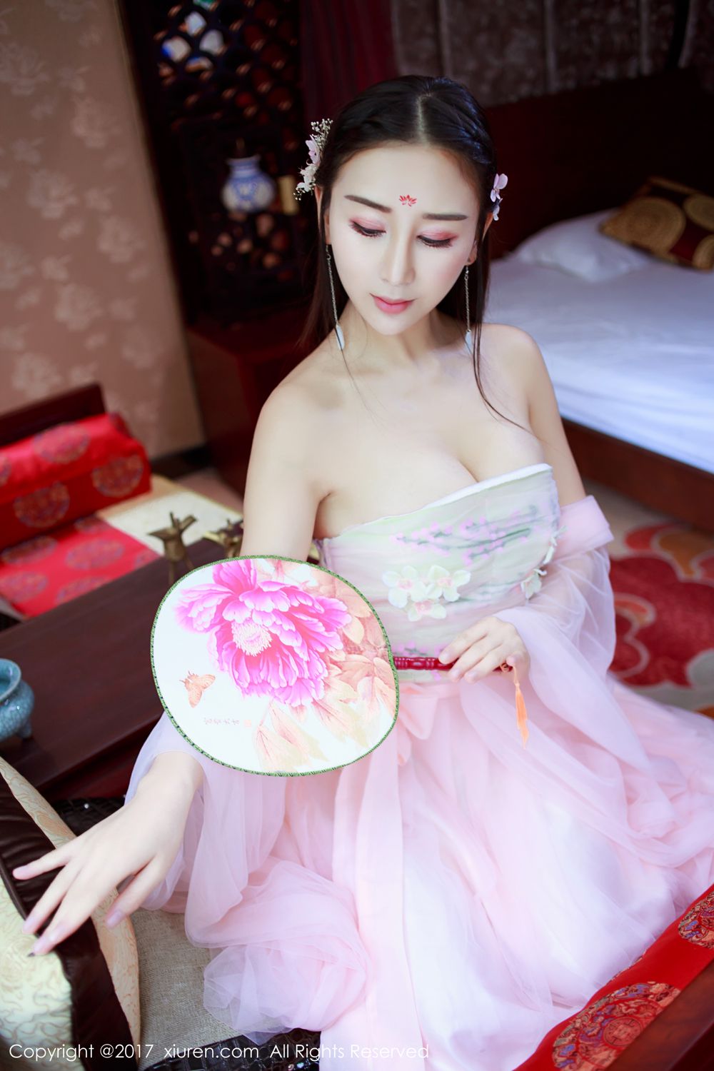 性感女王邹晶晶 花心定有何人捻