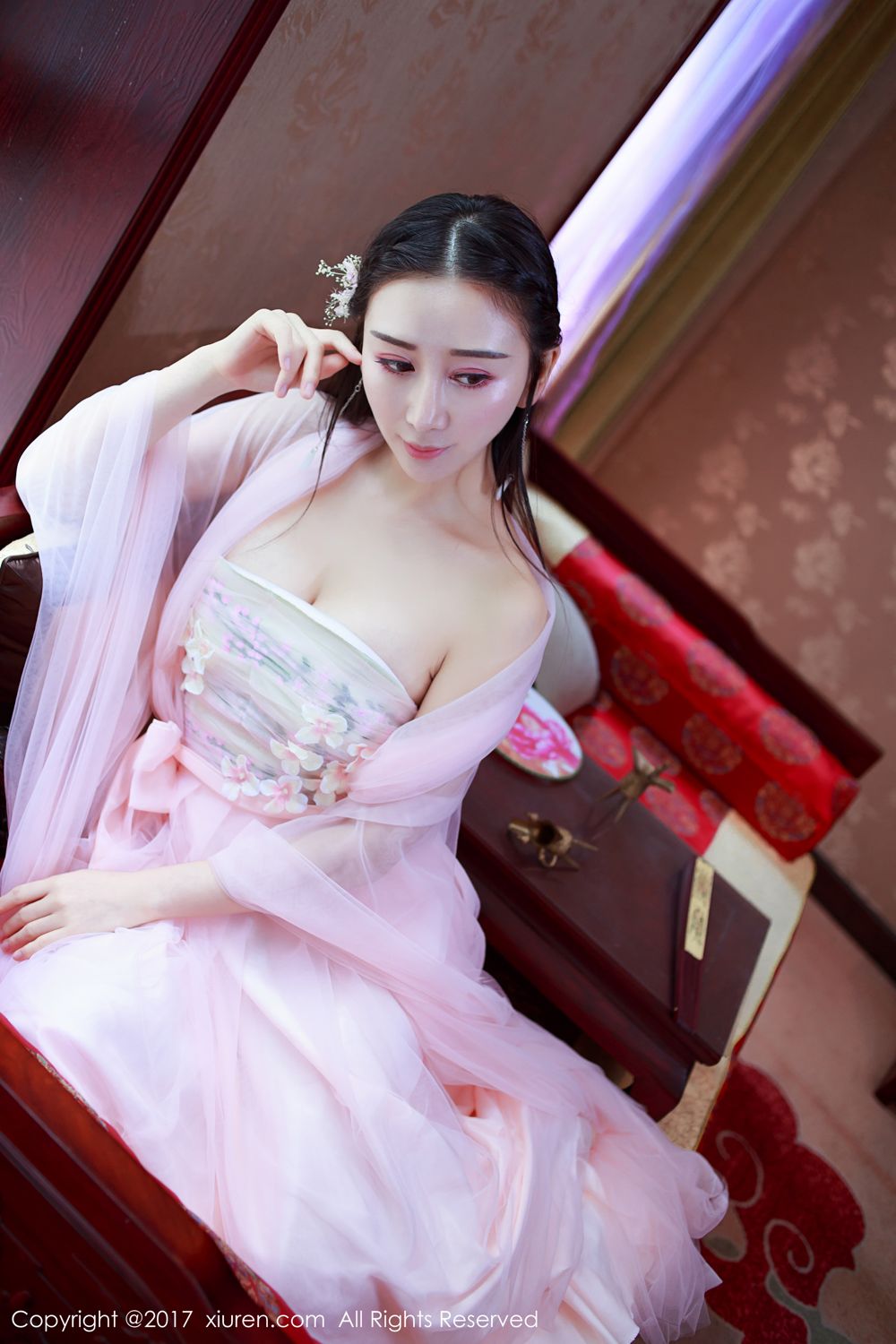 性感女王邹晶晶 花心定有何人捻