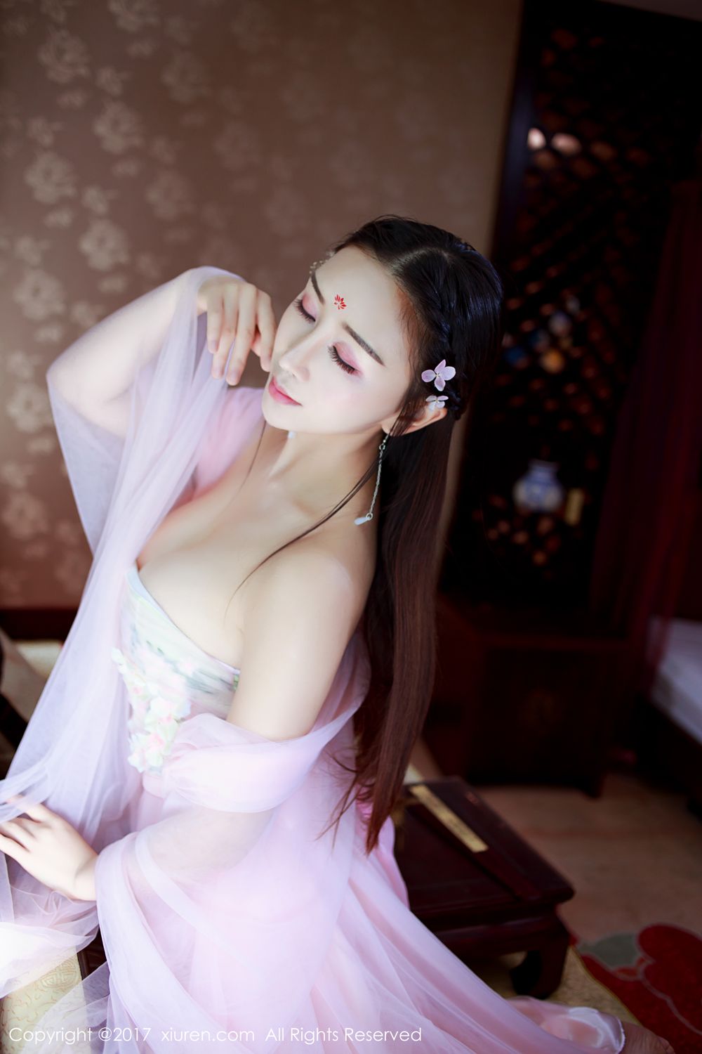 性感女王邹晶晶 花心定有何人捻