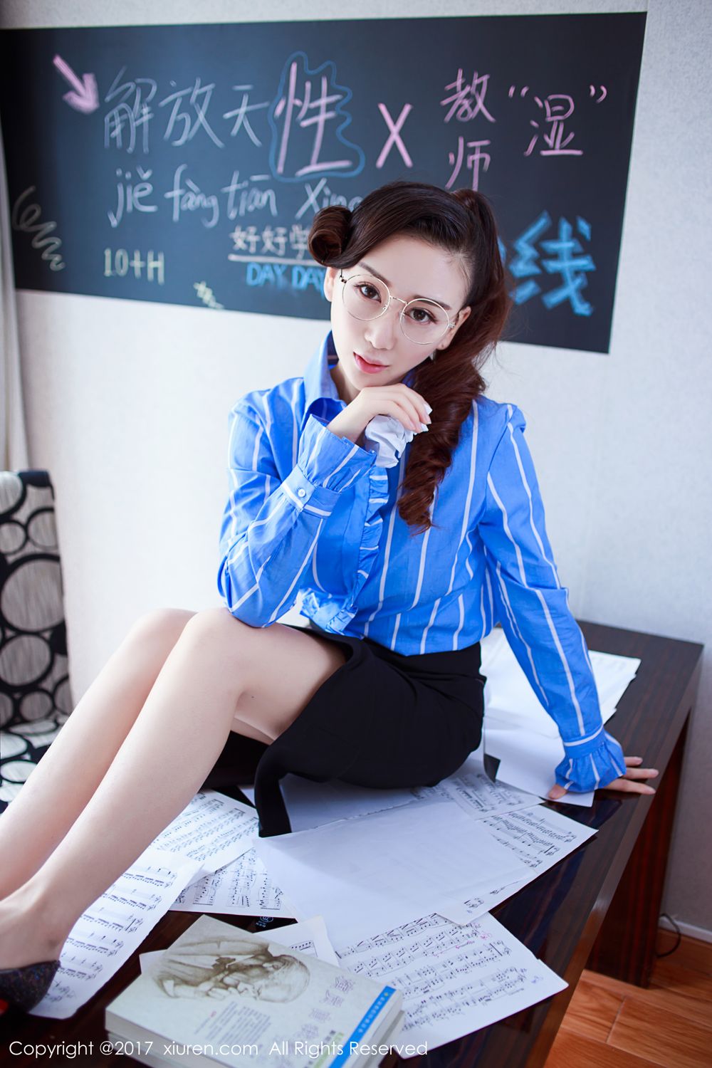 性感女神邹晶晶 OL化身严肃老师