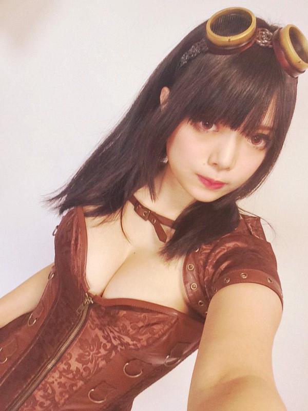 赤根京 爆乳妹Cosplay私房照诱惑写真图