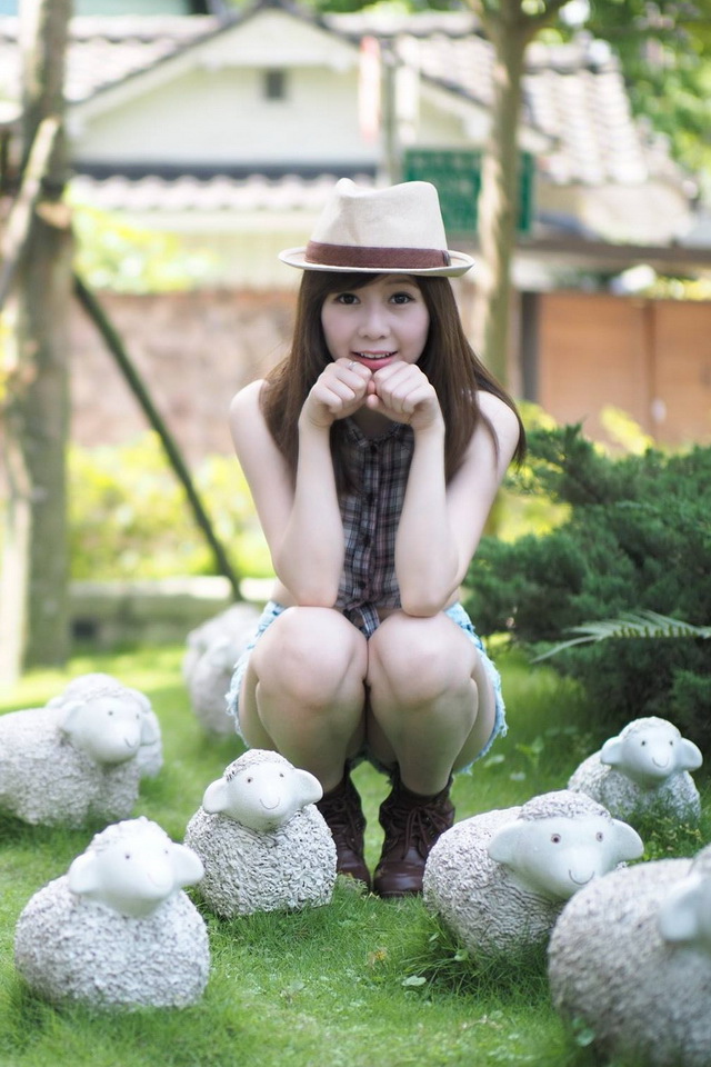 蓝妍宁(藍筠筑) 童颜巨乳萌系猫娘~