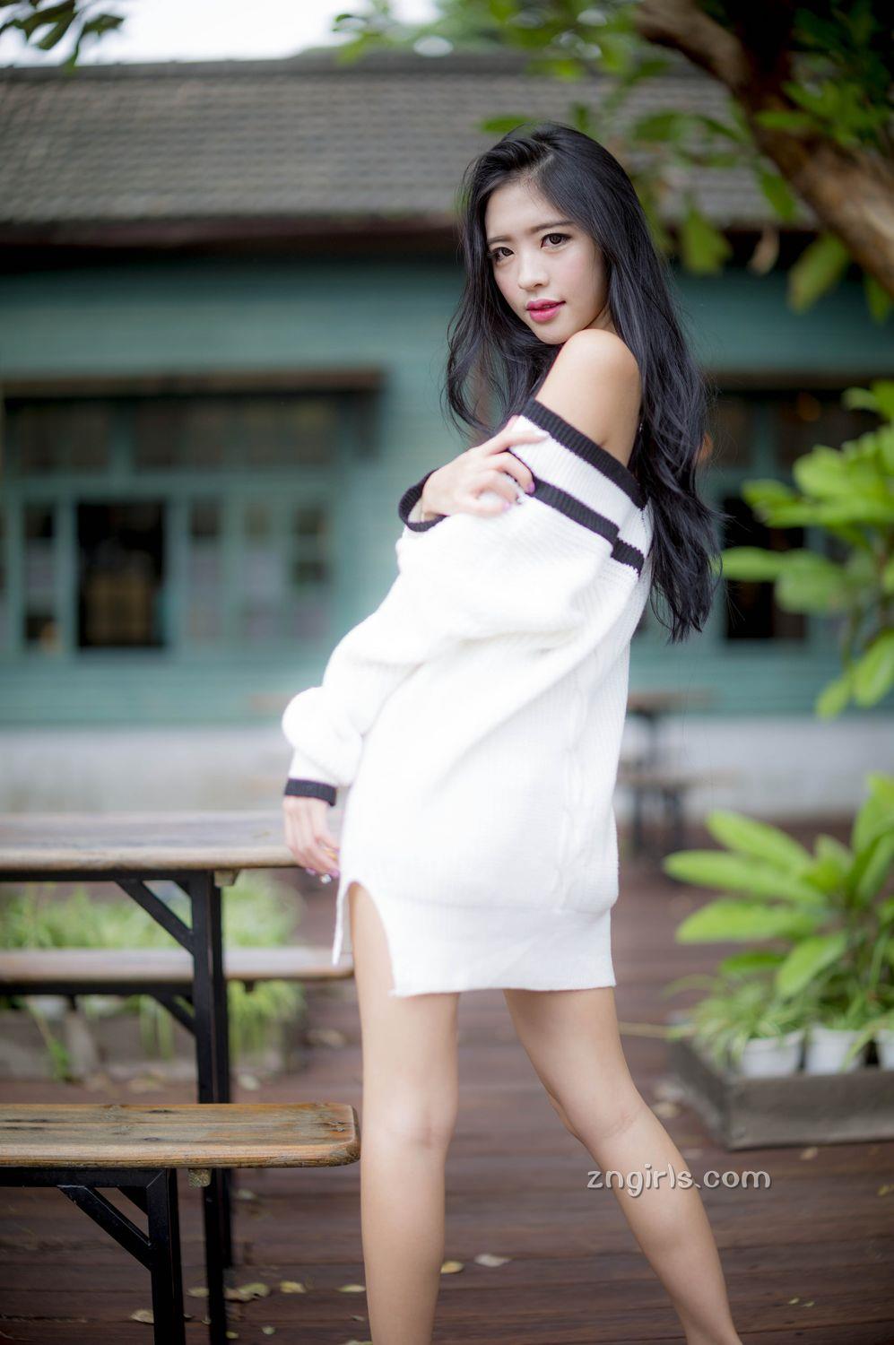 张安琪- 成熟女人写真之酥肩半露