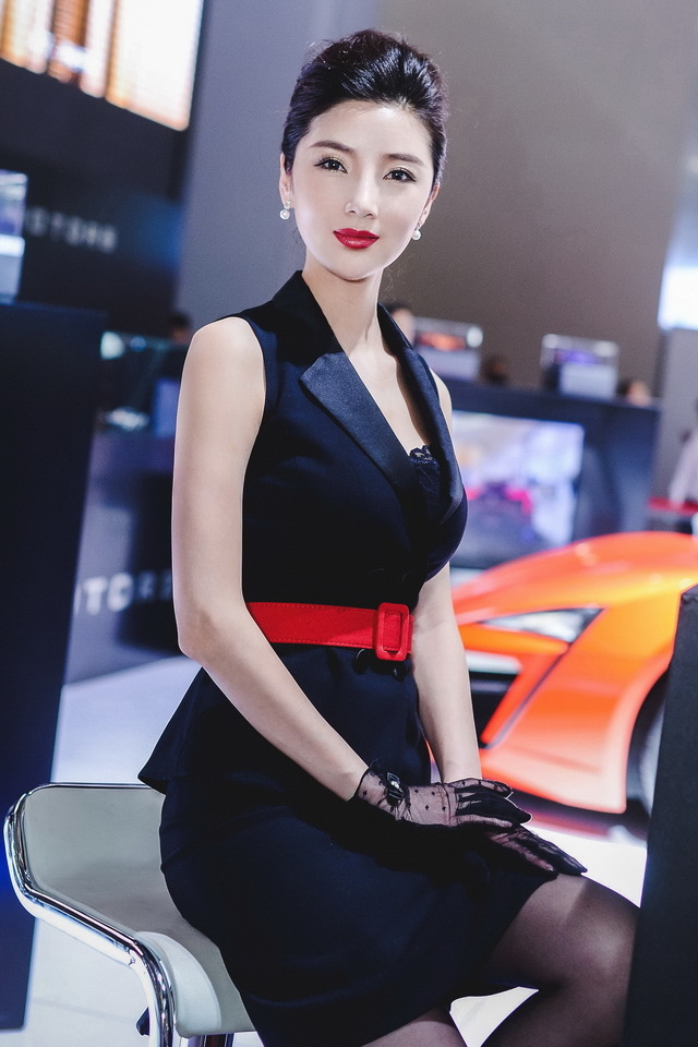 章佳怡 新一代性感车模小天后
