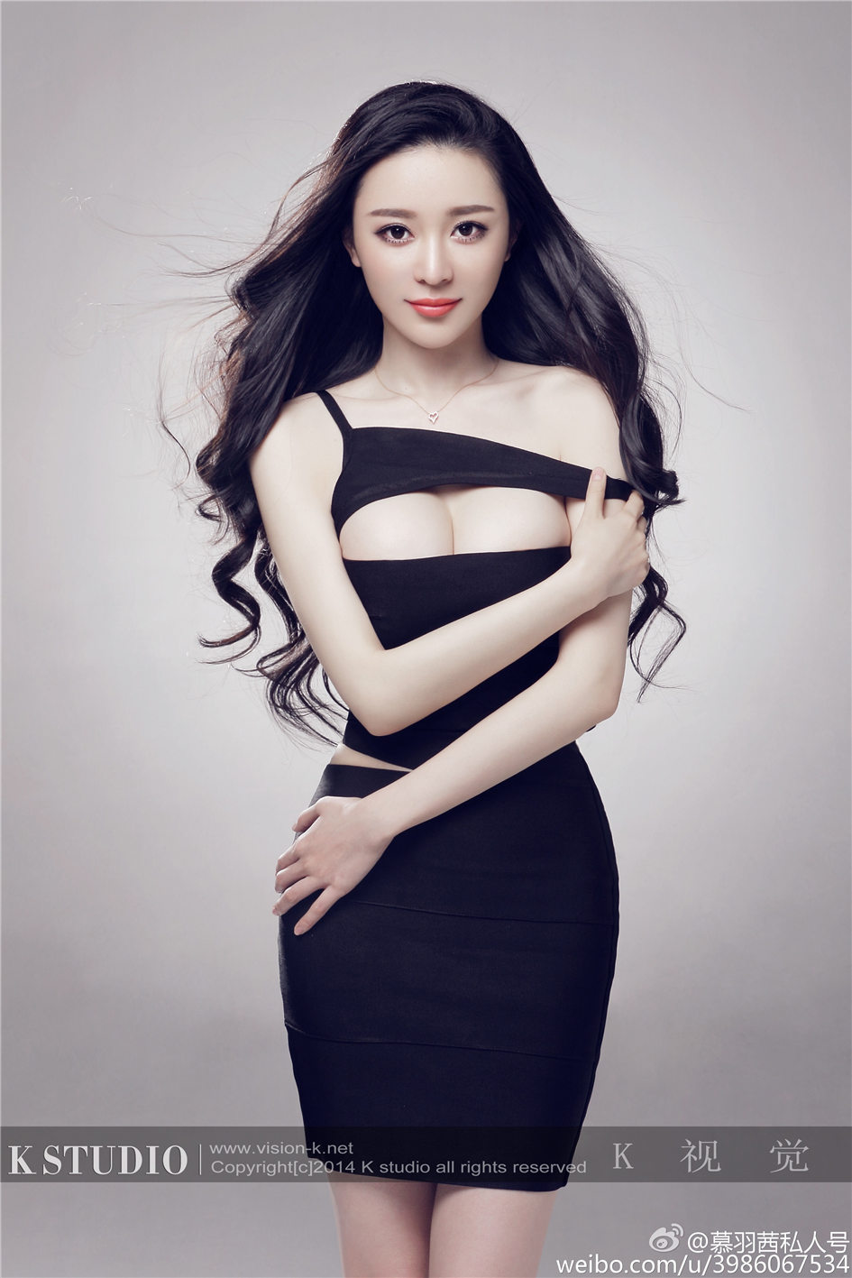 慕羽茜 气质美女诱人美腿写真图片