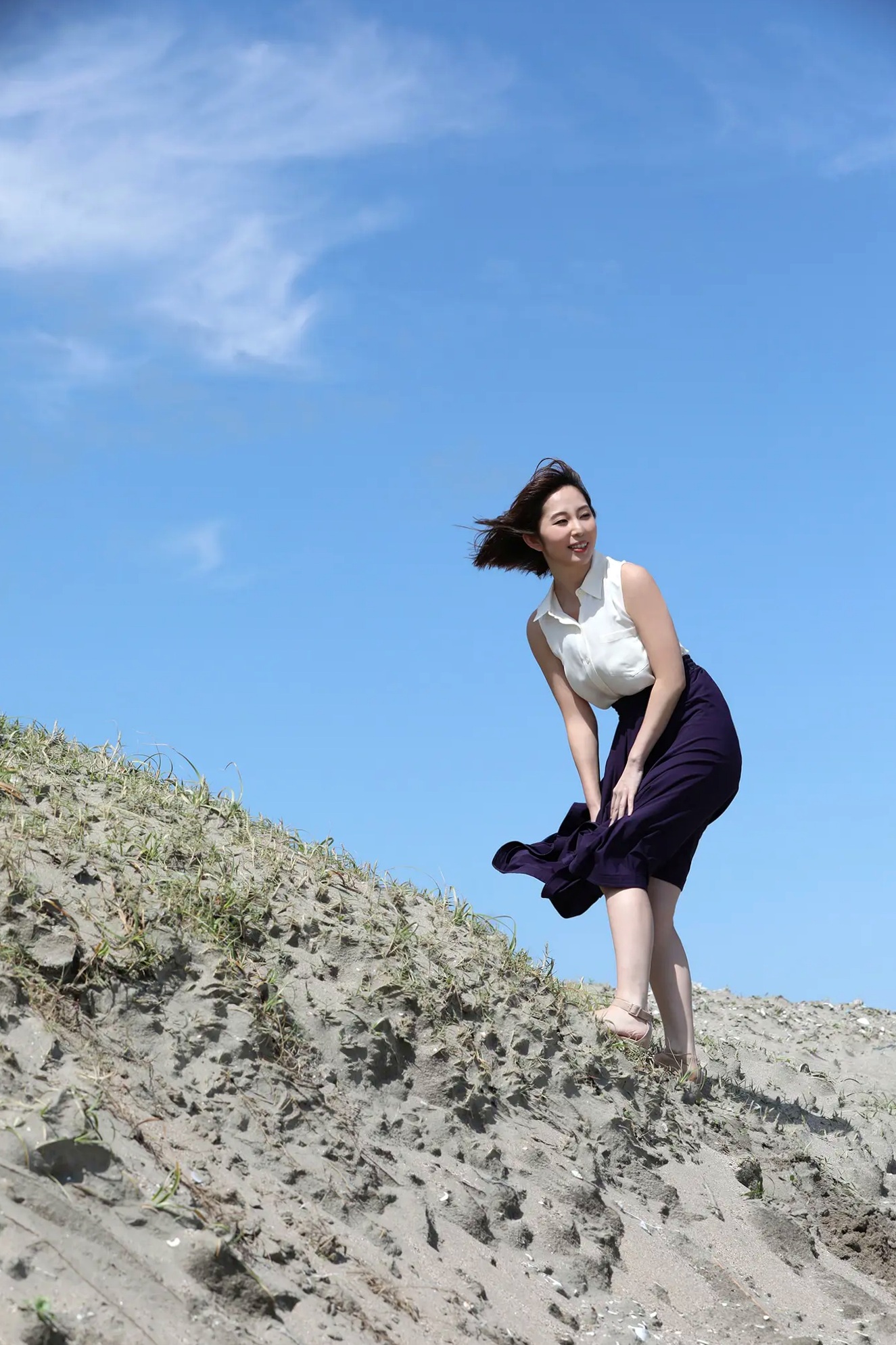 塩地美澄 - 日本一のフェロモン美女アナ与官能之旅:性感内衣与浴室湿身私房写真