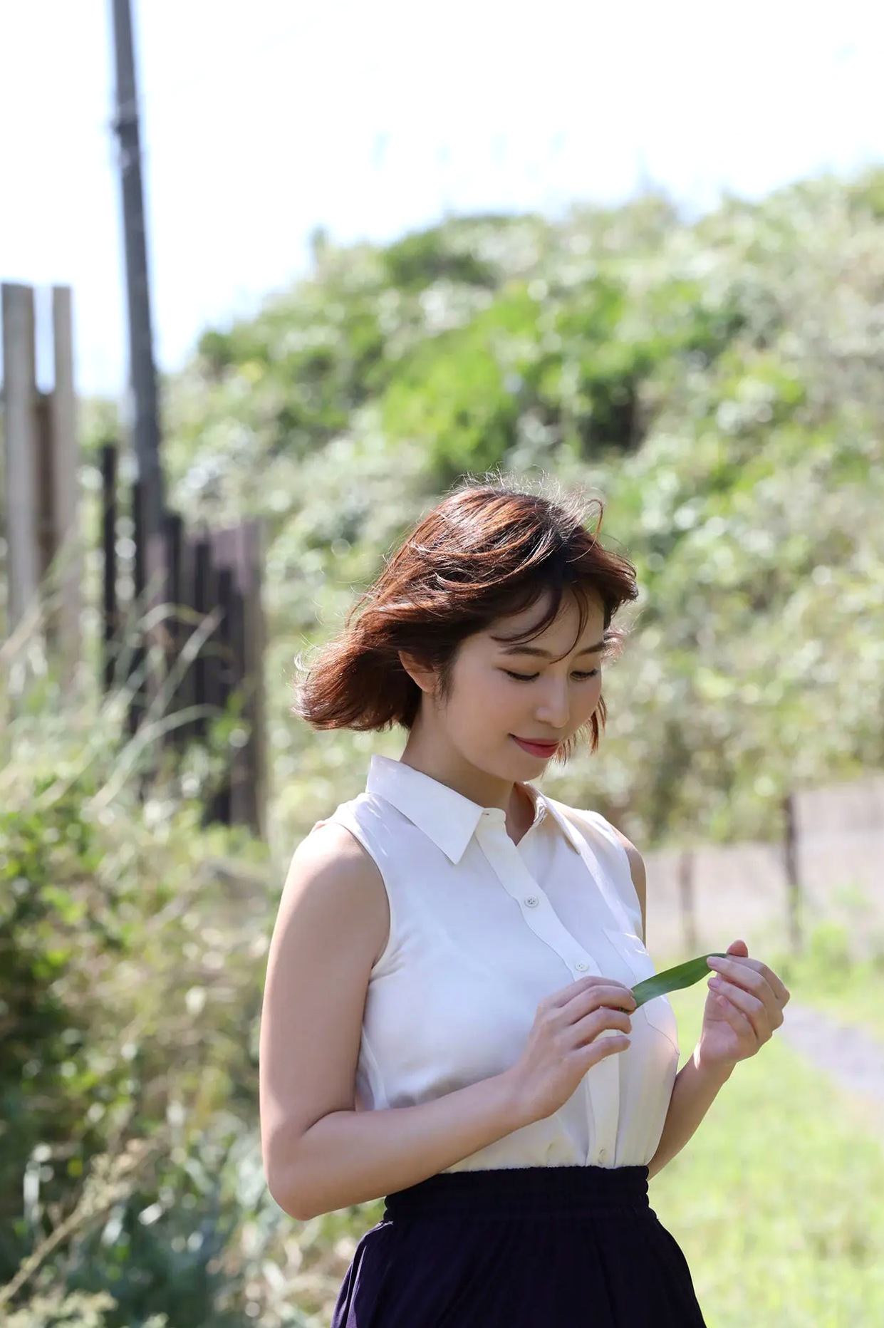塩地美澄 - 日本一のフェロモン美女アナ与官能之旅:性感内衣与浴室湿身私房写真