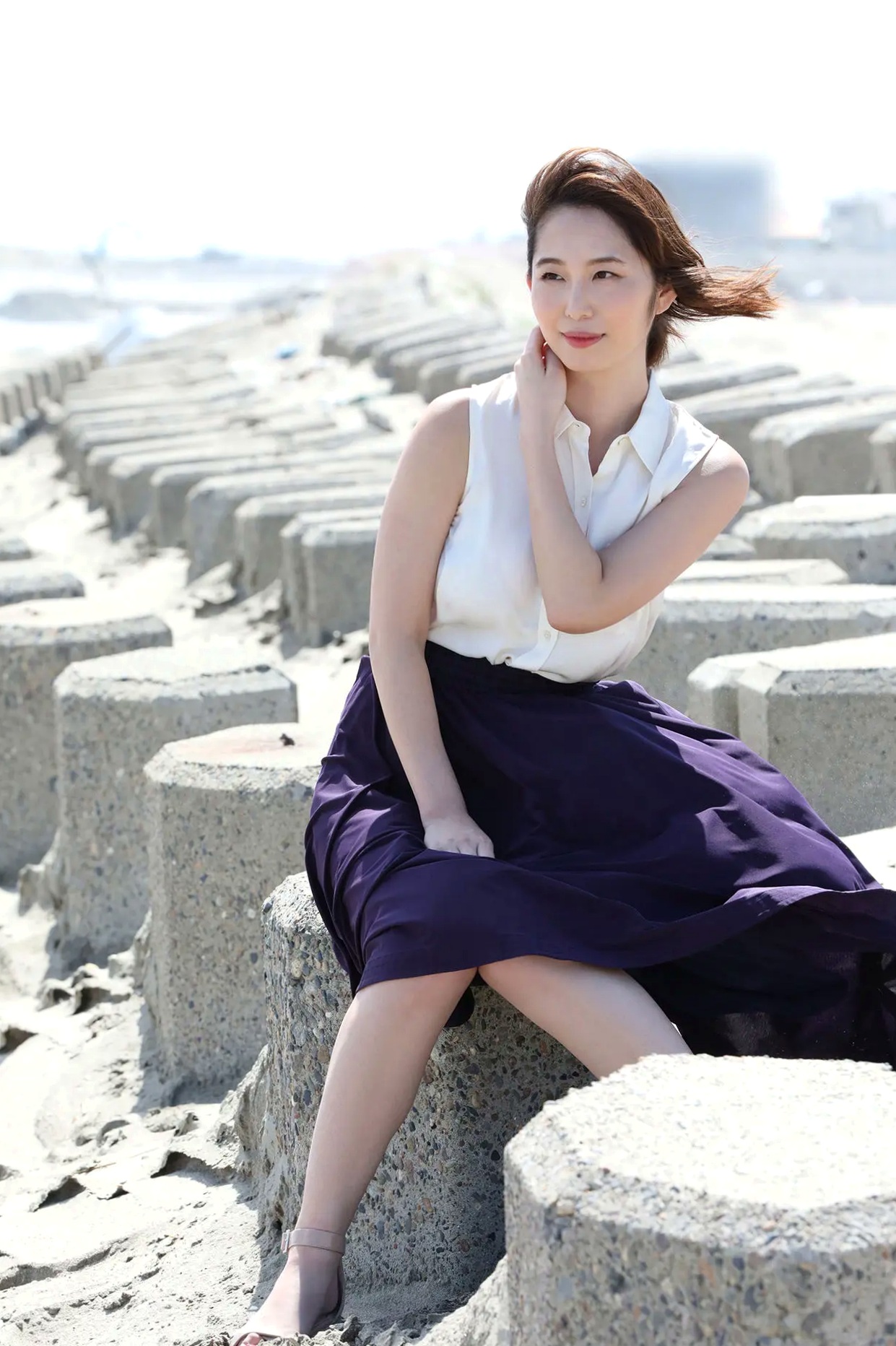 塩地美澄 - 日本一のフェロモン美女アナ与官能之旅:性感内衣与浴室湿身私房写真