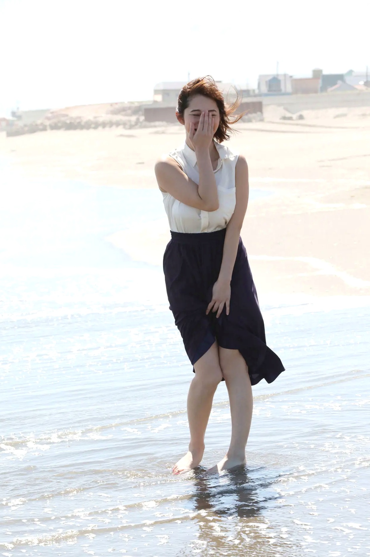 塩地美澄 - 日本一のフェロモン美女アナ与官能之旅:性感内衣与浴室湿身私房写真
