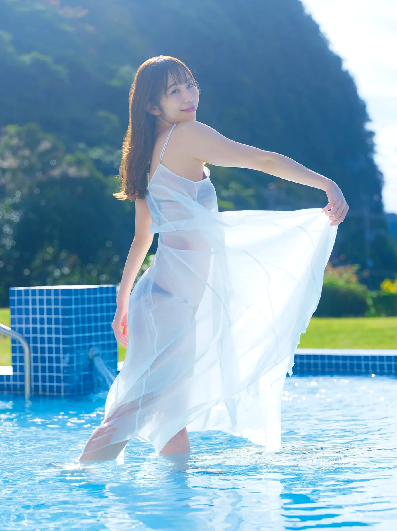 塩地美澄 - PEARL 室内私房性感美臀修长美腿写真
