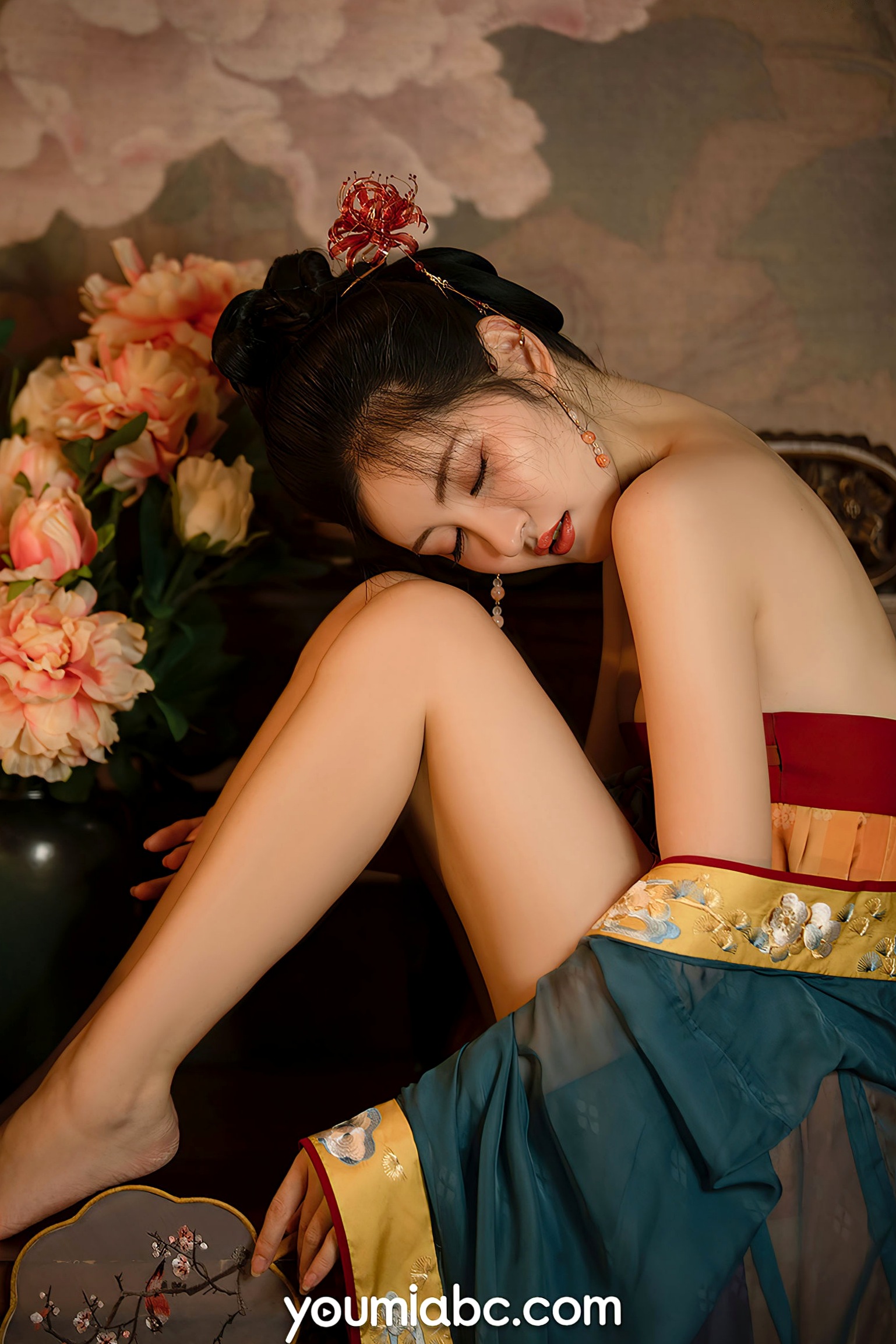 YouMi尤蜜-沈梦瑶-《夜话西窗烛》国风古典汉服私房:香肩半露,烛光摇曳,绝美身姿尽显东方极致诱惑