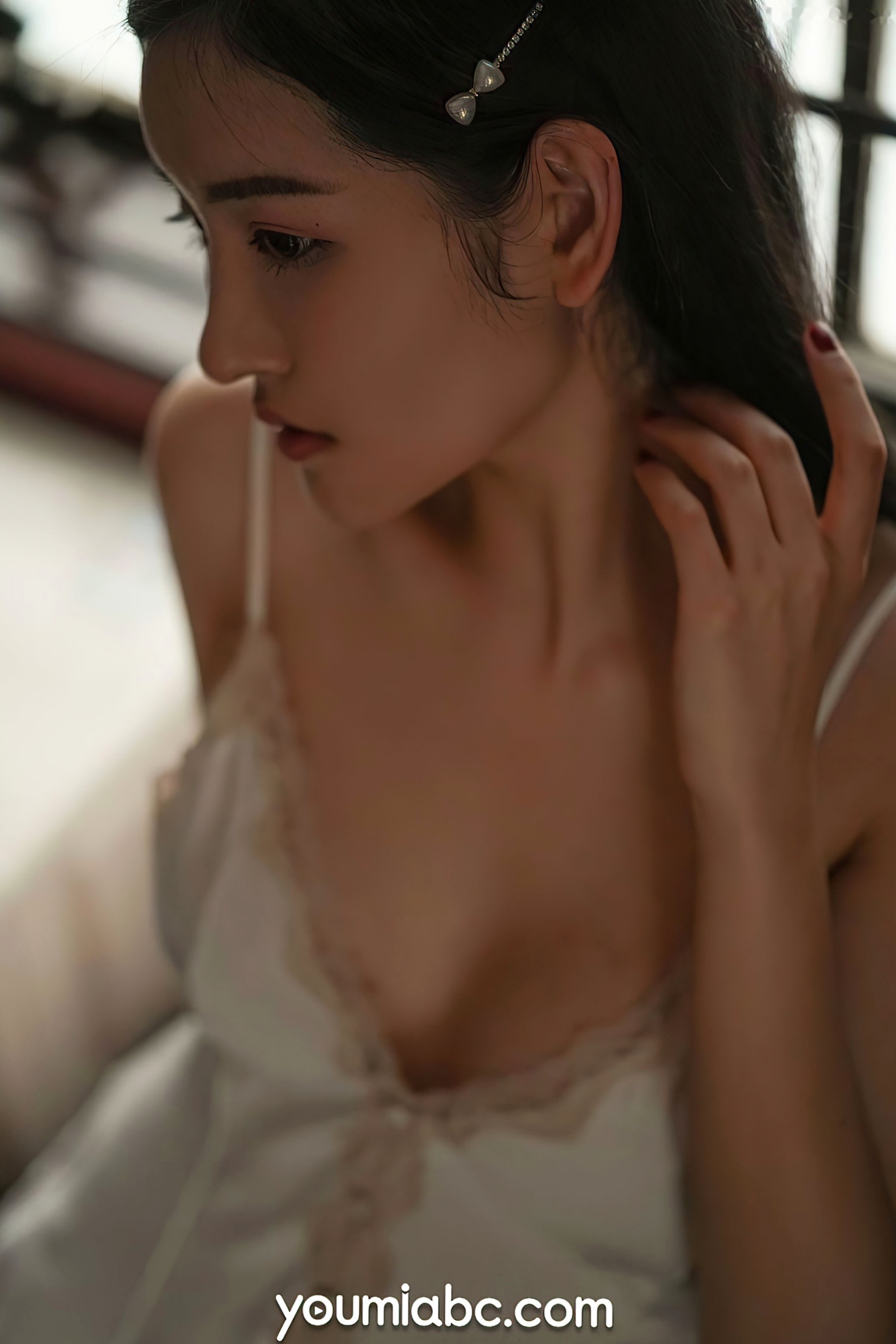 YouMi尤蜜-2021.07.17-沈梦瑶-《暗夜精灵》白色丝绸睡裙慵懒私房大尺度写真