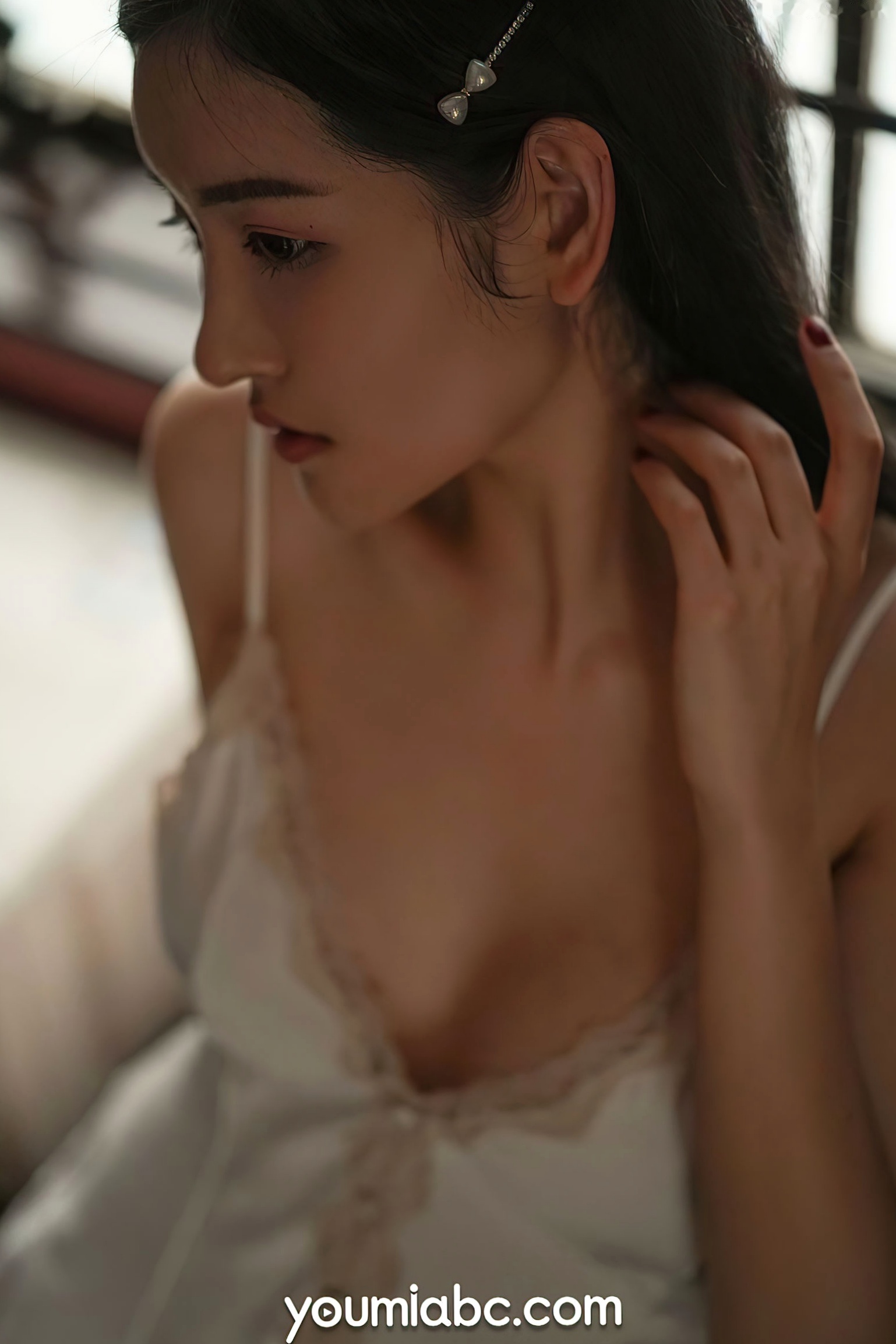 YouMi尤蜜:沈梦瑶《微醺夜晚》私房美图,绝美吊带睡裙勾勒曼妙曲线,尽显诱惑风情,高清无圣光大尺度精品