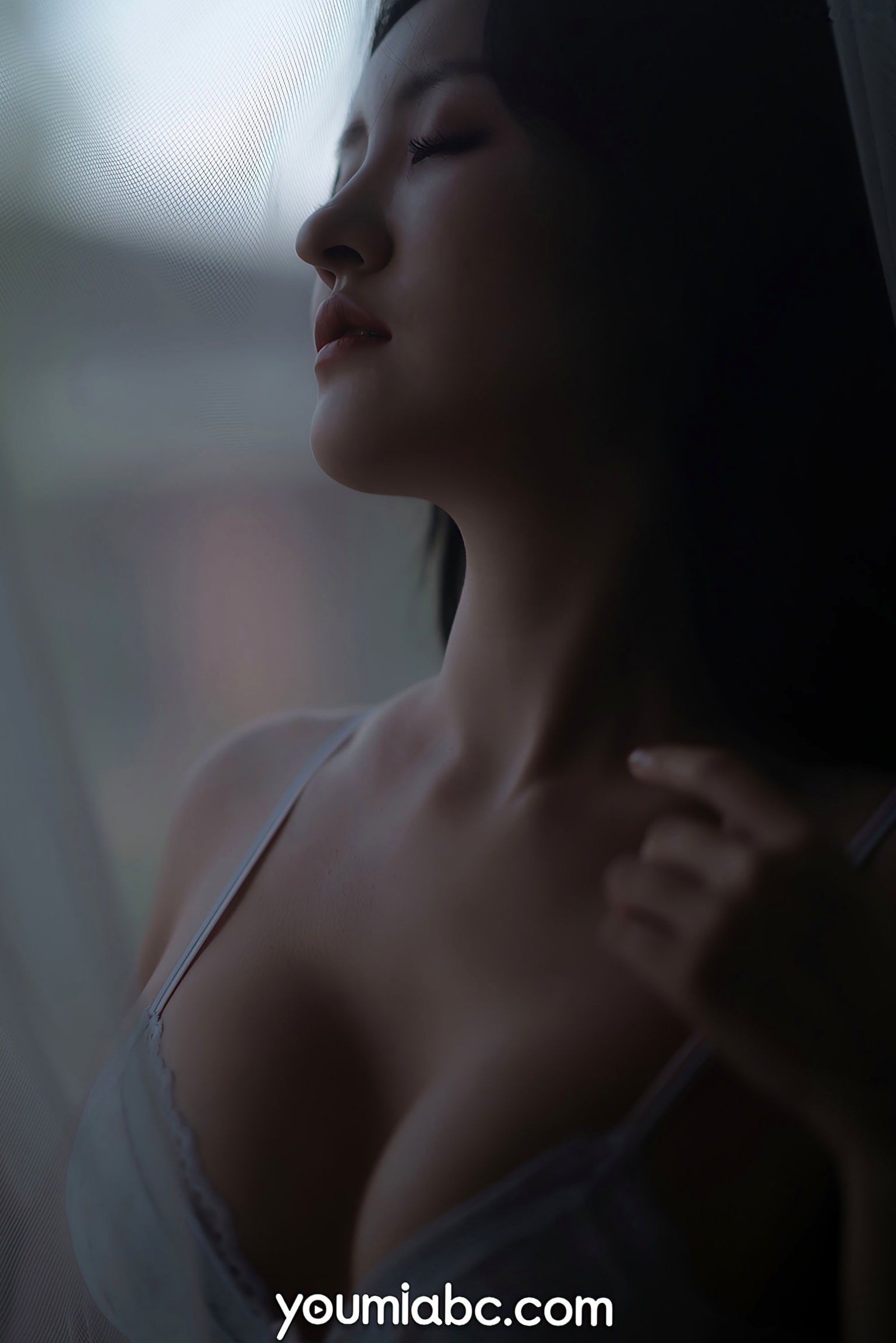 YouMi尤蜜-沈梦瑶《飘窗幻梦》私房照,窗边薄纱下的曼妙身姿,高清性感诱惑写真