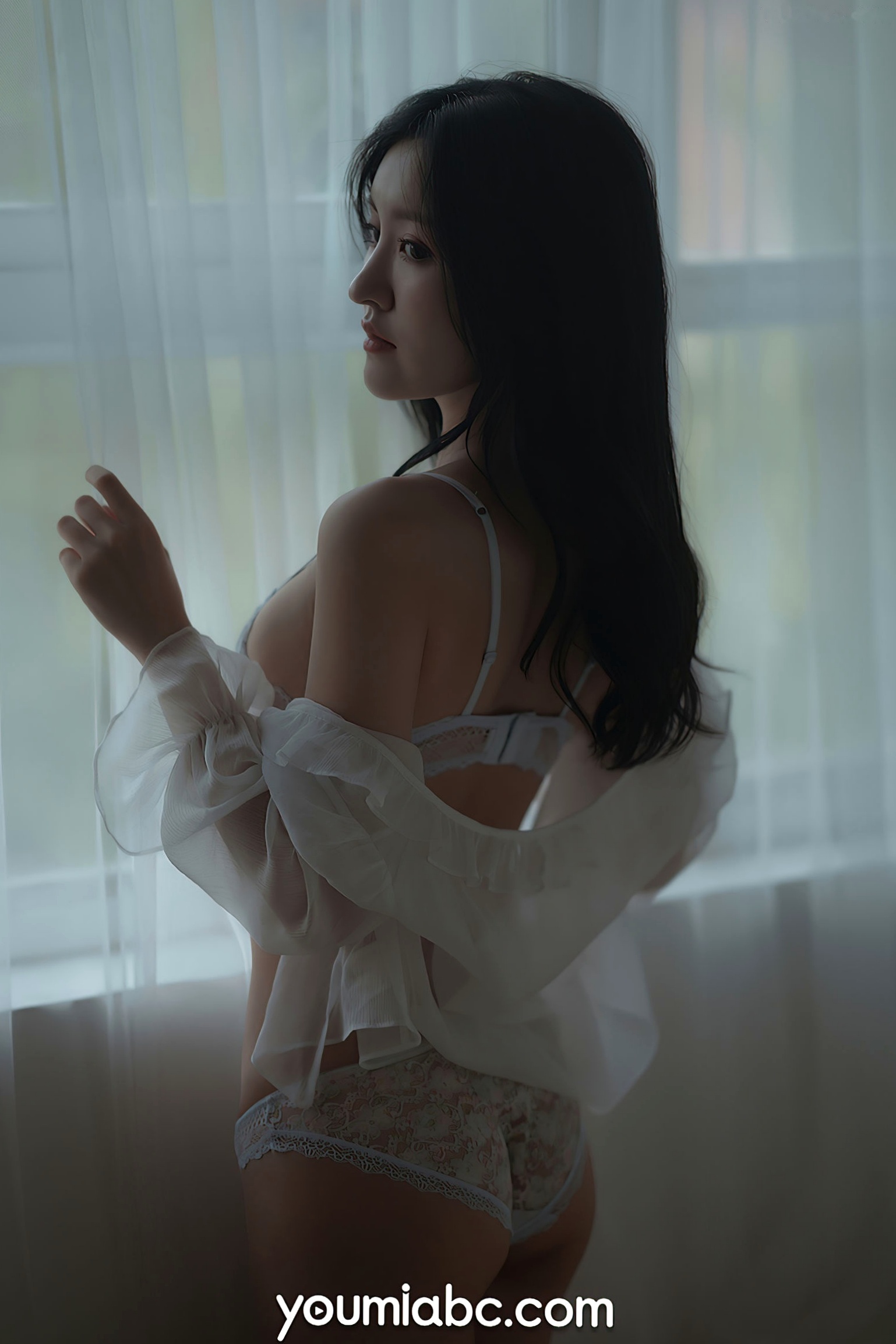 YouMi尤蜜-沈梦瑶《飘窗幻梦》私房照,窗边薄纱下的曼妙身姿,高清性感诱惑写真