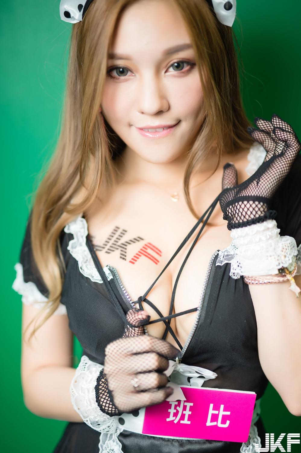 超完美薄纱女仆降临!愿做班比的裙下之臣