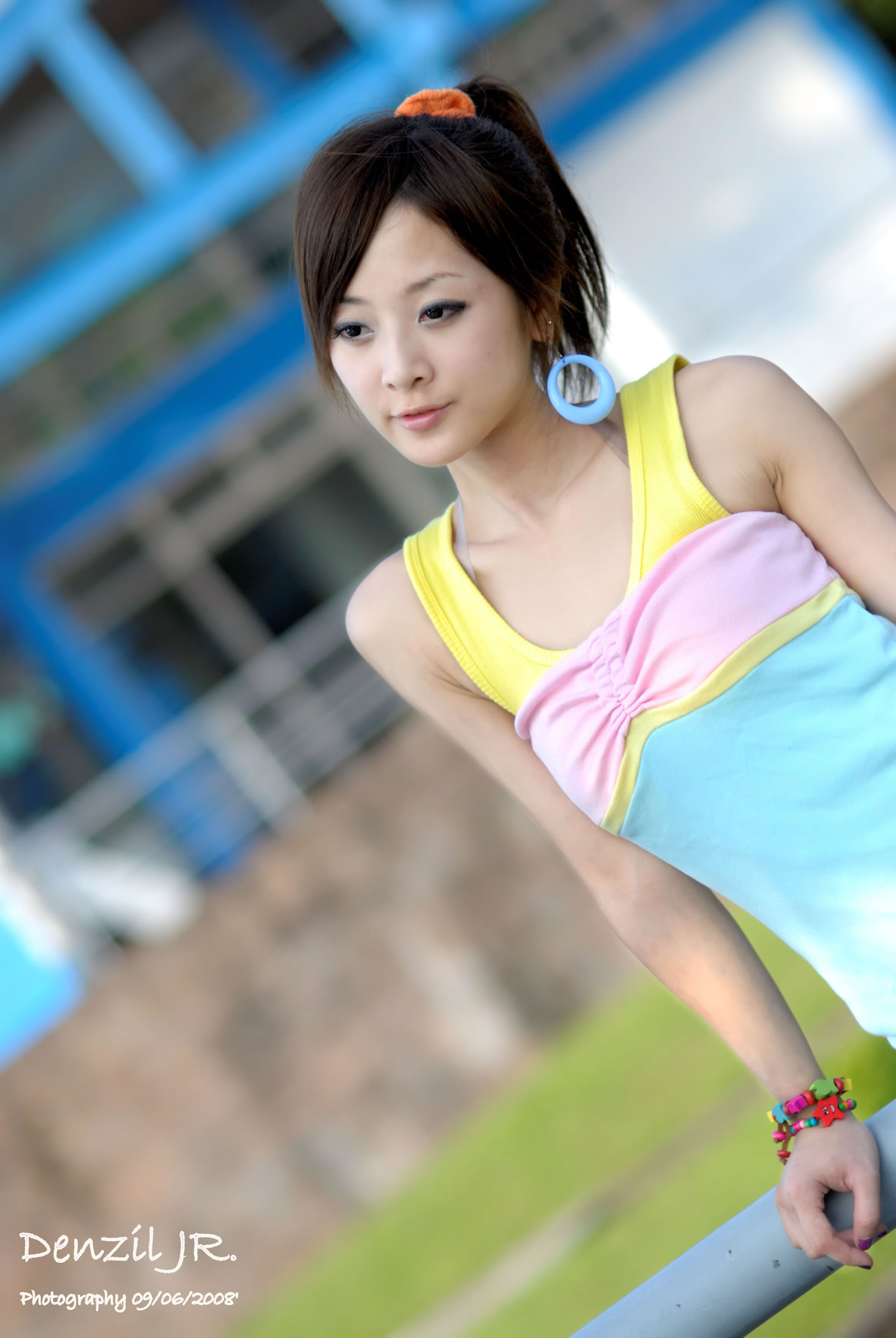 台湾清纯美女果子MM张凯洁@水族馆公园外拍