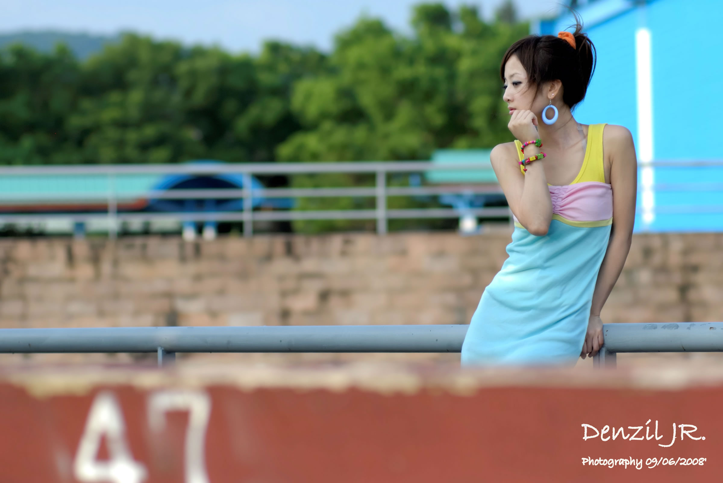 台湾清纯美女果子MM张凯洁@水族馆公园外拍