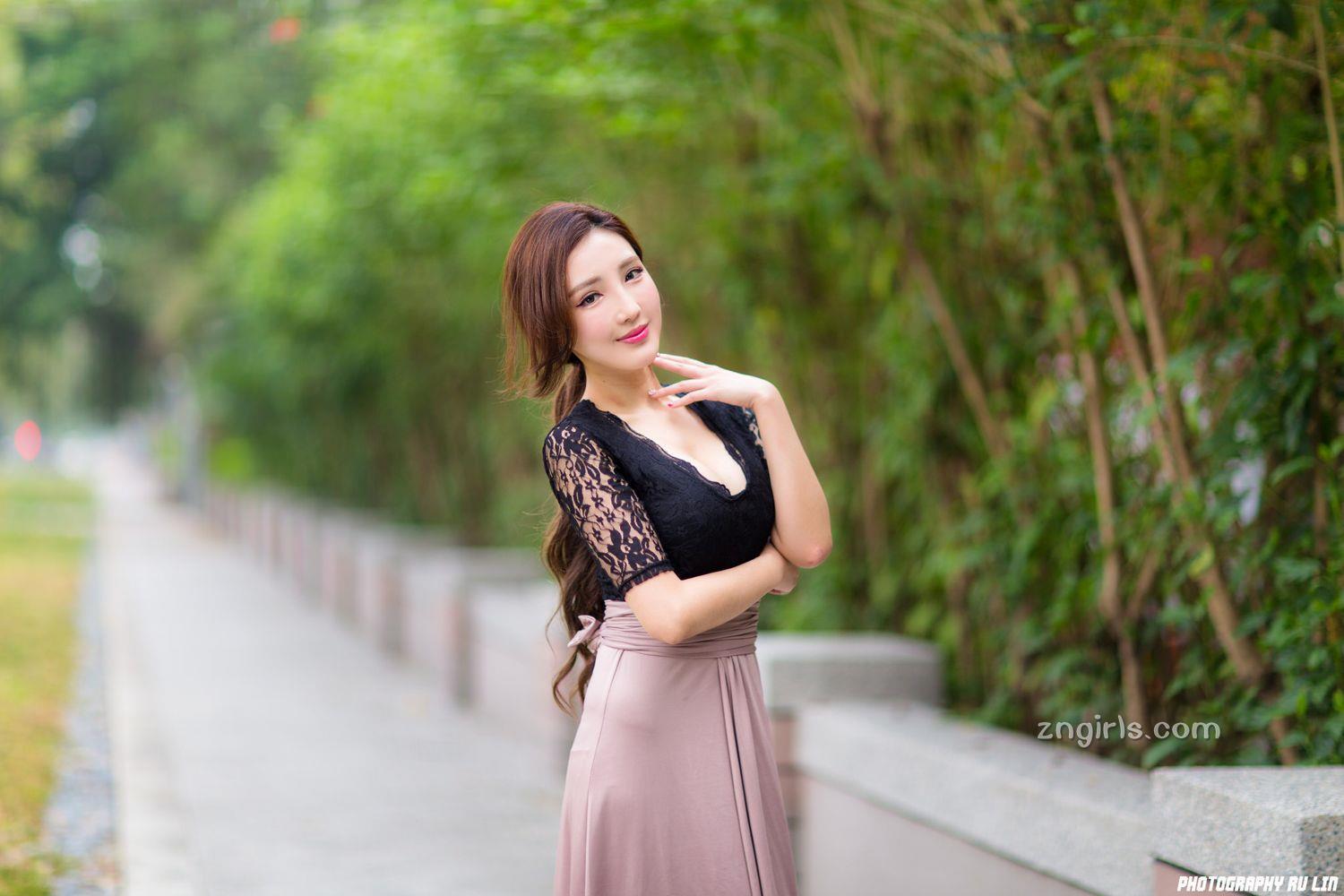 赵芸- 成熟女人户外写真系列三