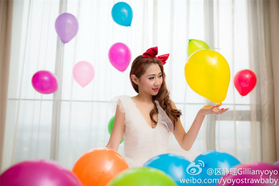 区静瑶 美女车模展台性感美图