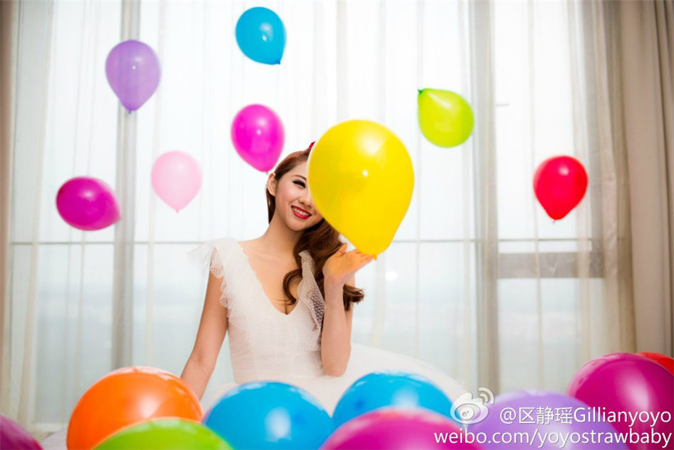 区静瑶 美女车模展台性感美图