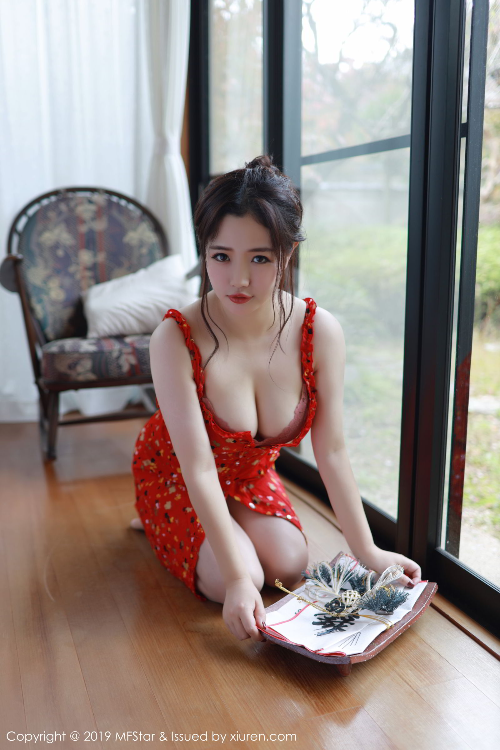 女神徐cake日本之旅 色彩鲜艳蕾丝内衣