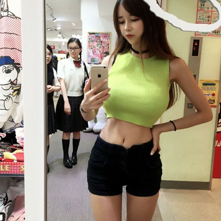 李秀彬(이수빈) 超级胸器最新自拍