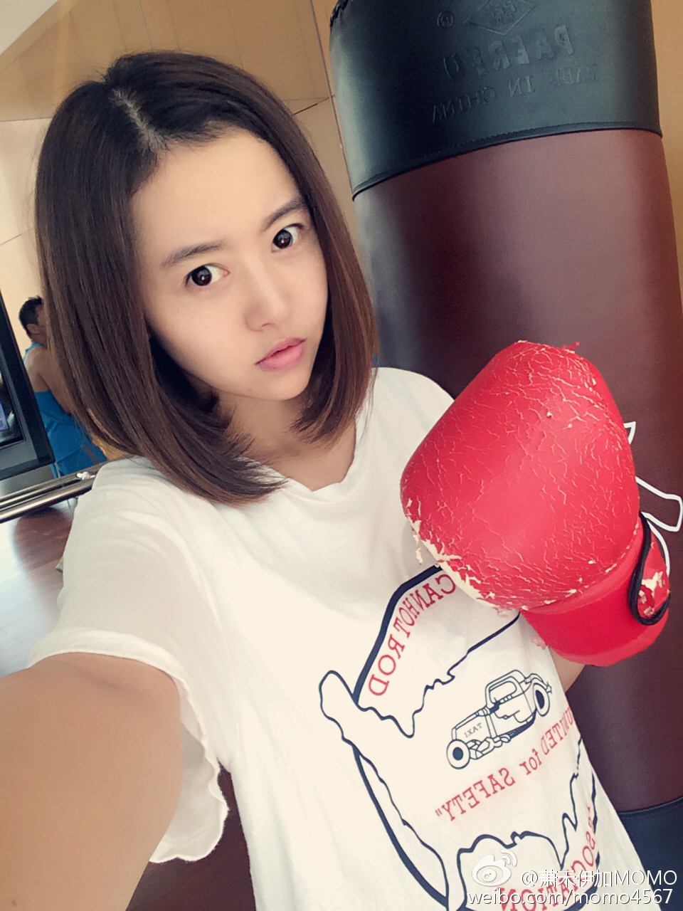 萧禾伊加MoMo 她似蜜,甜到心里的车模