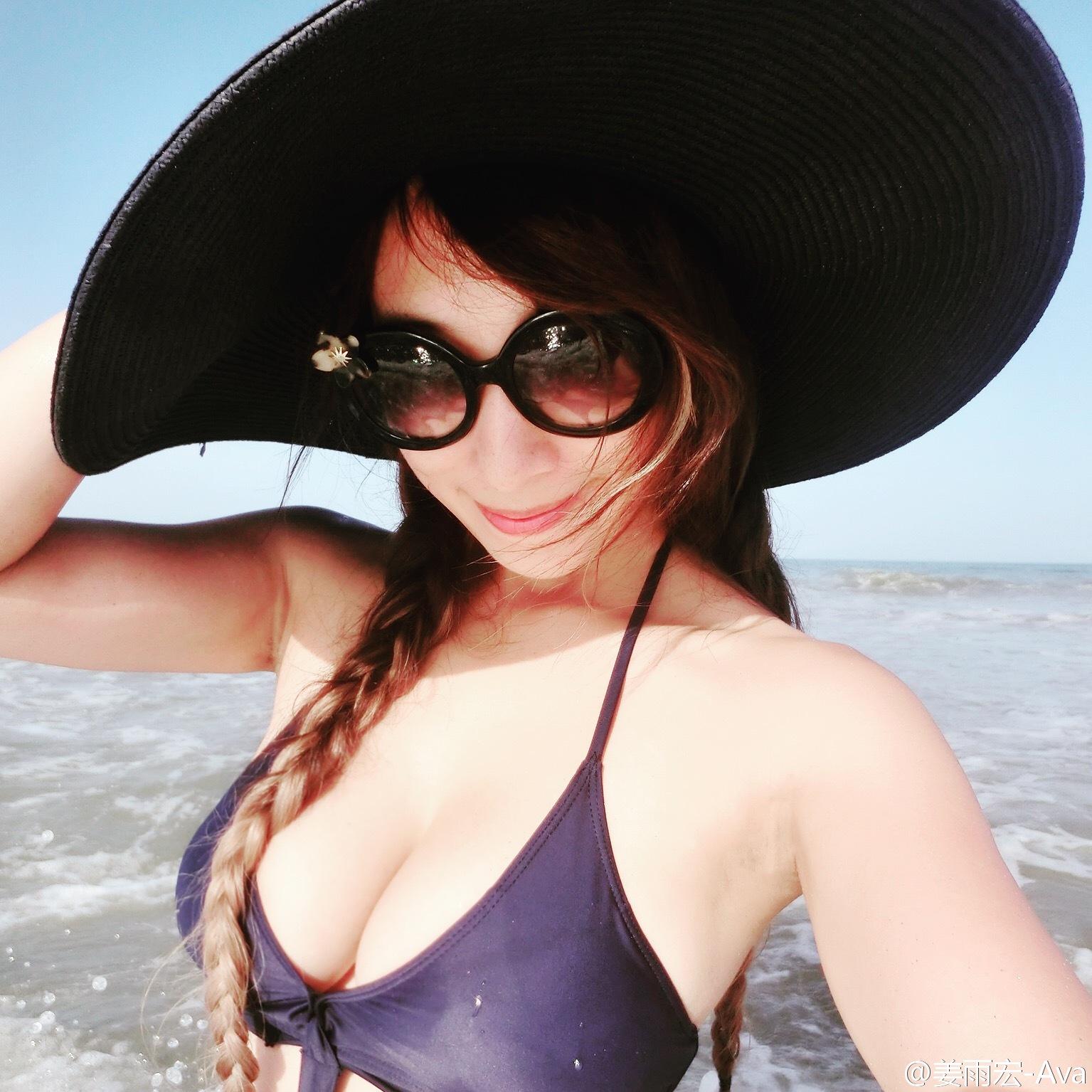 姜雨宏Ava 性感火辣比基尼美图
