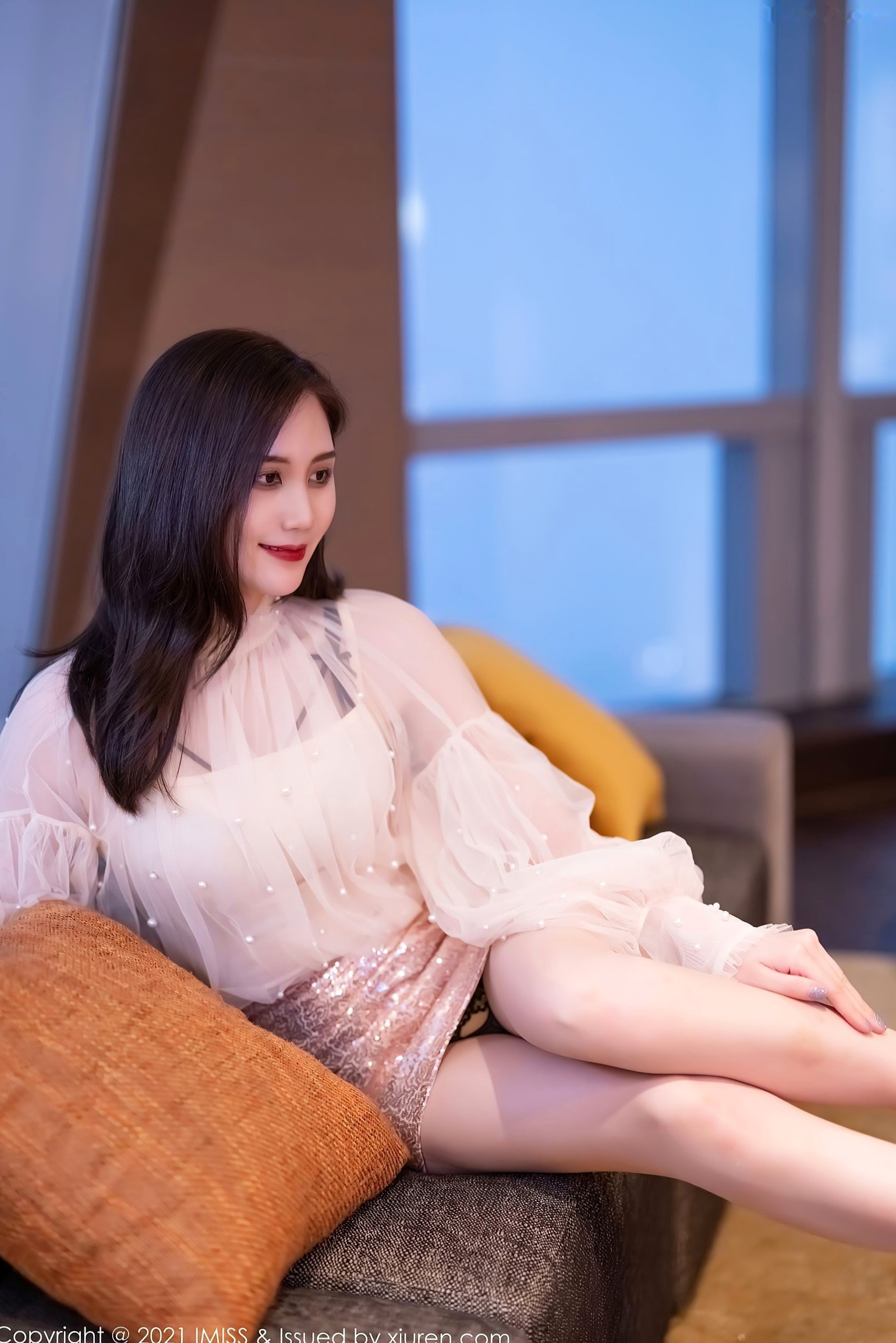IMiss爱蜜社-567-Sisy思-白纱衫粉短裙与黑蕾丝内衣唯美私房照,优雅性感气质女神居家写真 (2021.03.23)