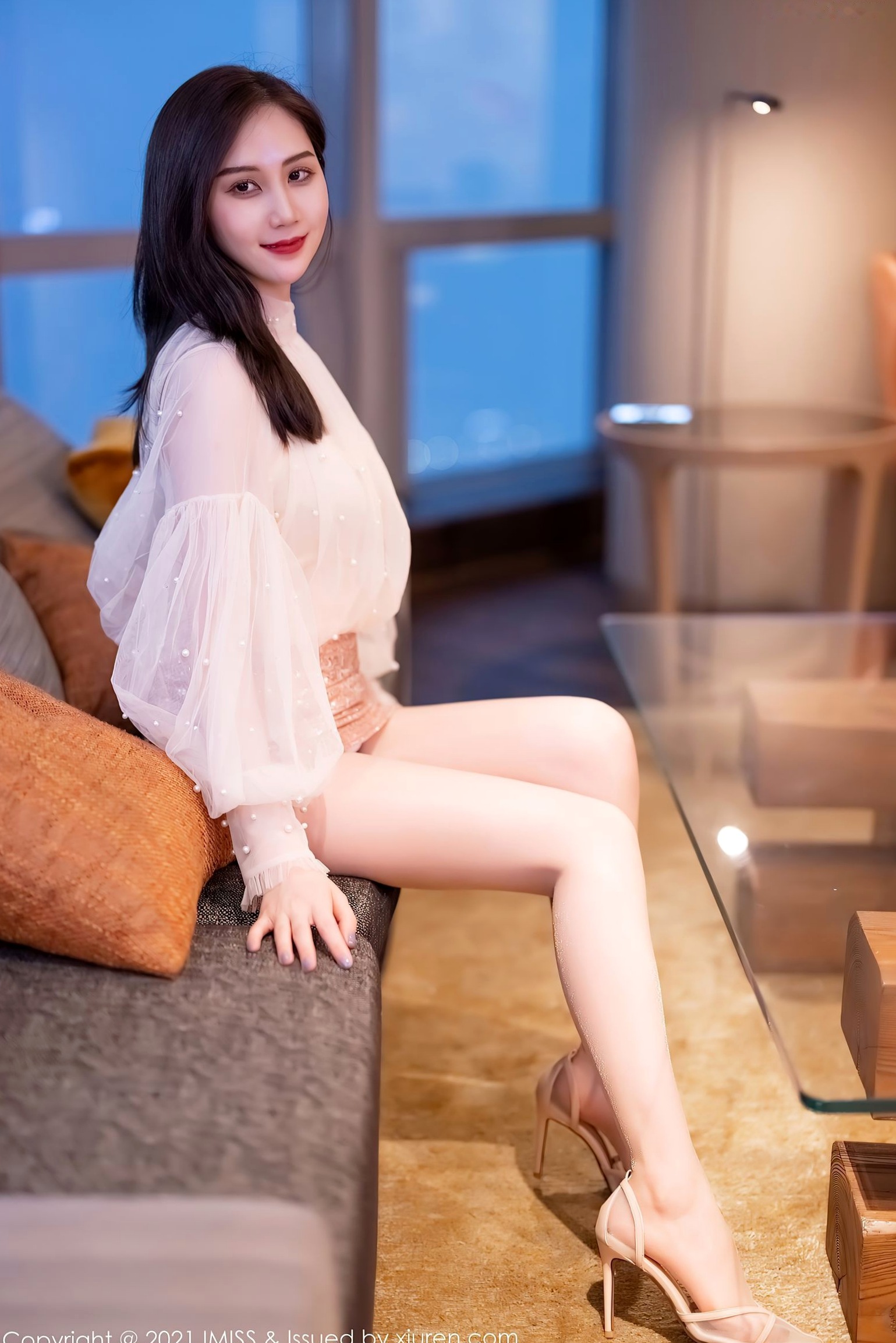 IMiss爱蜜社-567-Sisy思-白纱衫粉短裙与黑蕾丝内衣唯美私房照,优雅性感气质女神居家写真 (2021.03.23)