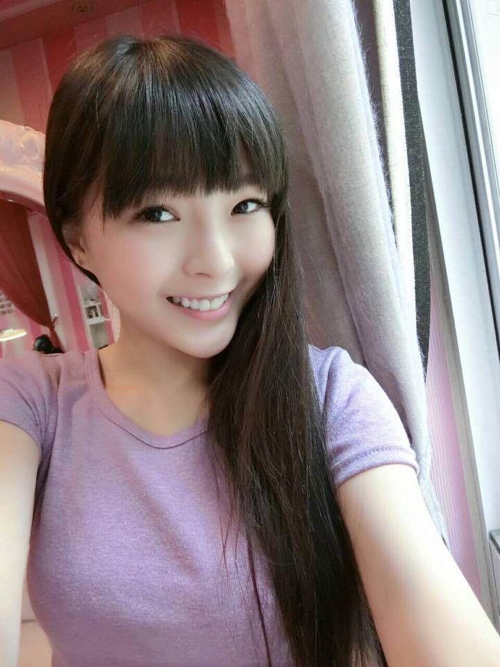 黄沐妍(小猪) 比基尼大秀养眼美胸超抢镜!