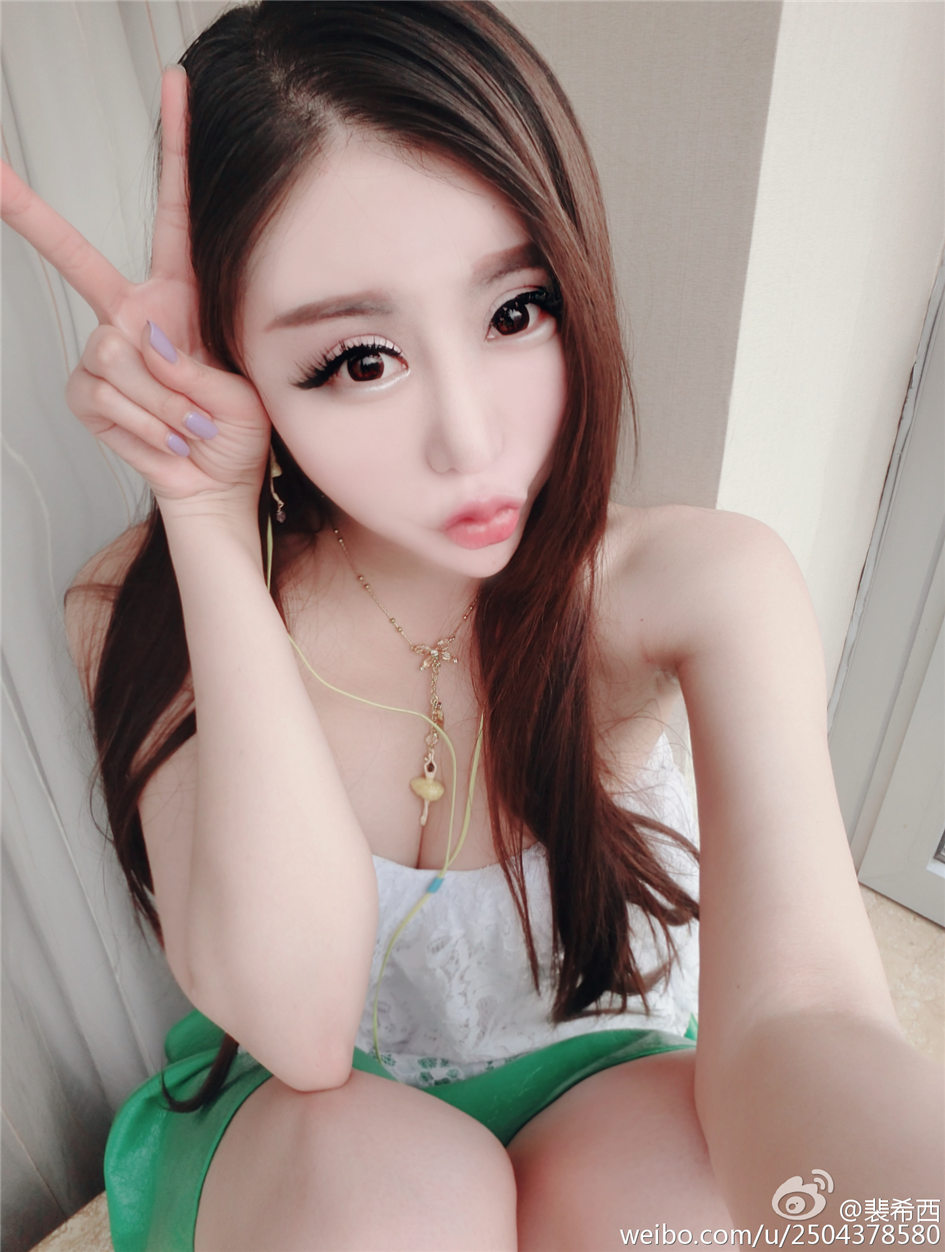 裴希西 大奶美女感自拍美图