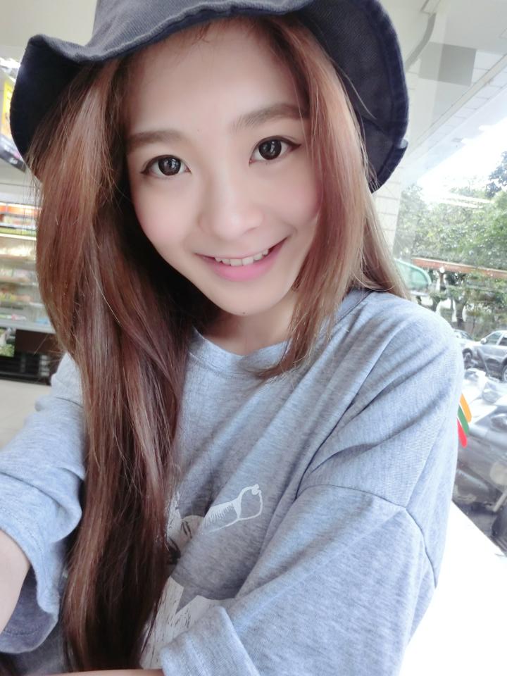钟采轩Emily 清新养眼大学生正妹女神