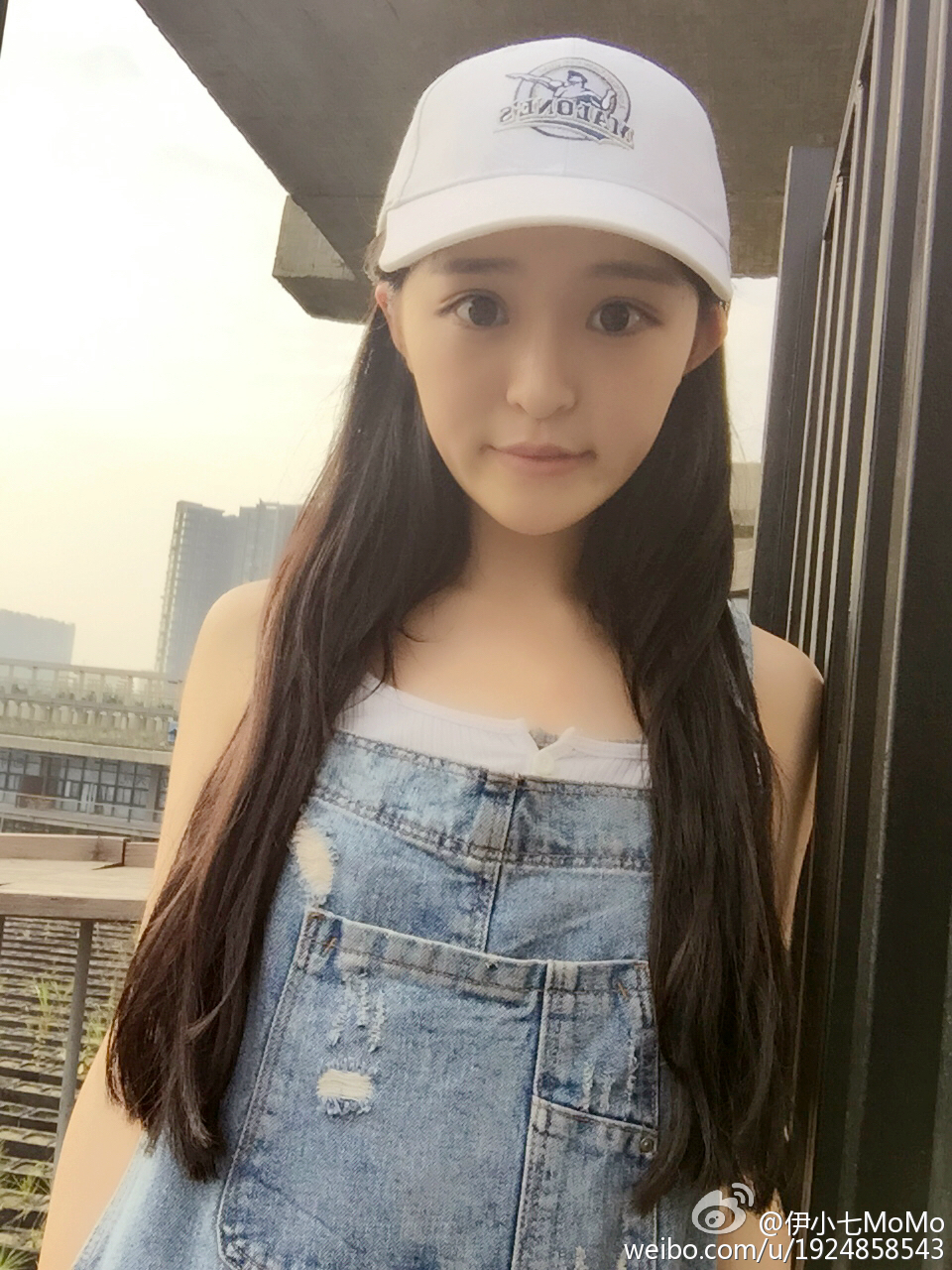 伊小七MoMo 清新养眼萝莉私房照诱惑写真图