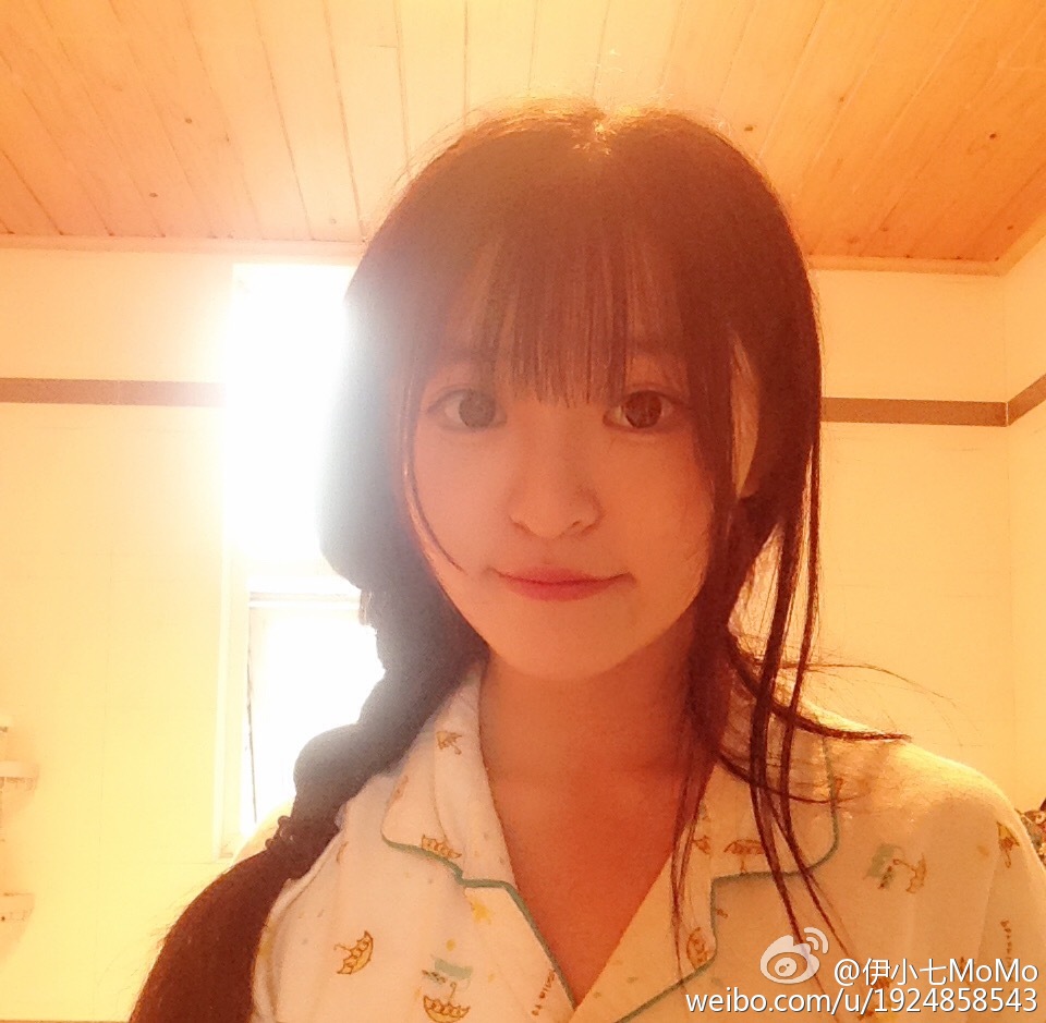 伊小七MoMo 清新养眼萝莉私房照诱惑写真图