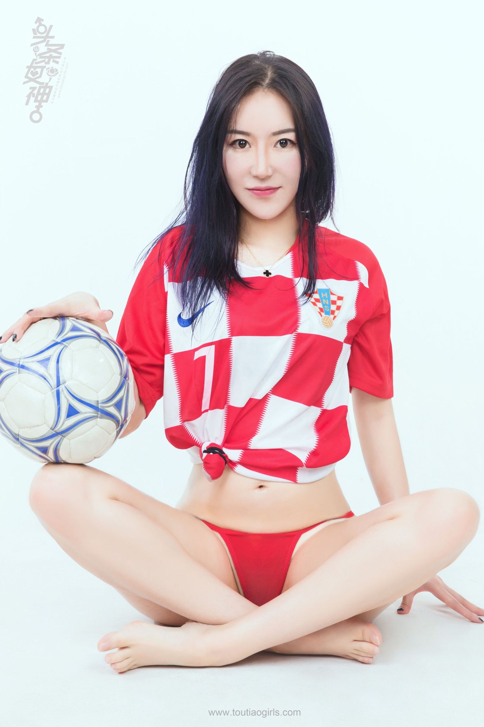 头条女神米雪vs易阳 世界杯决赛大胆预测
