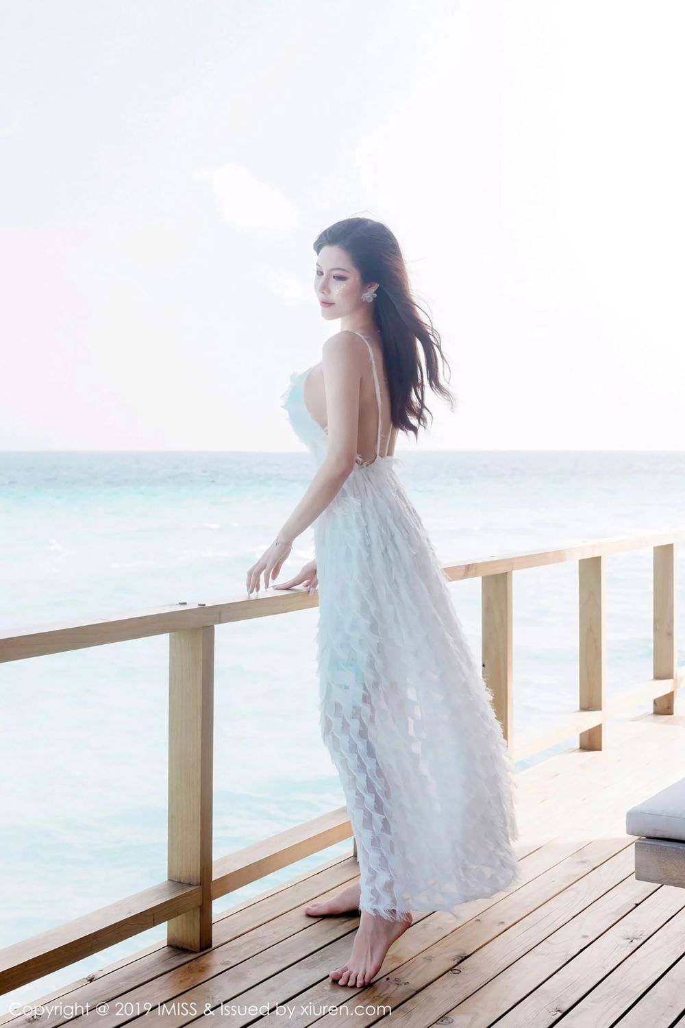 气质女神若彤boomboom 湛蓝海天下娇躯唯美
