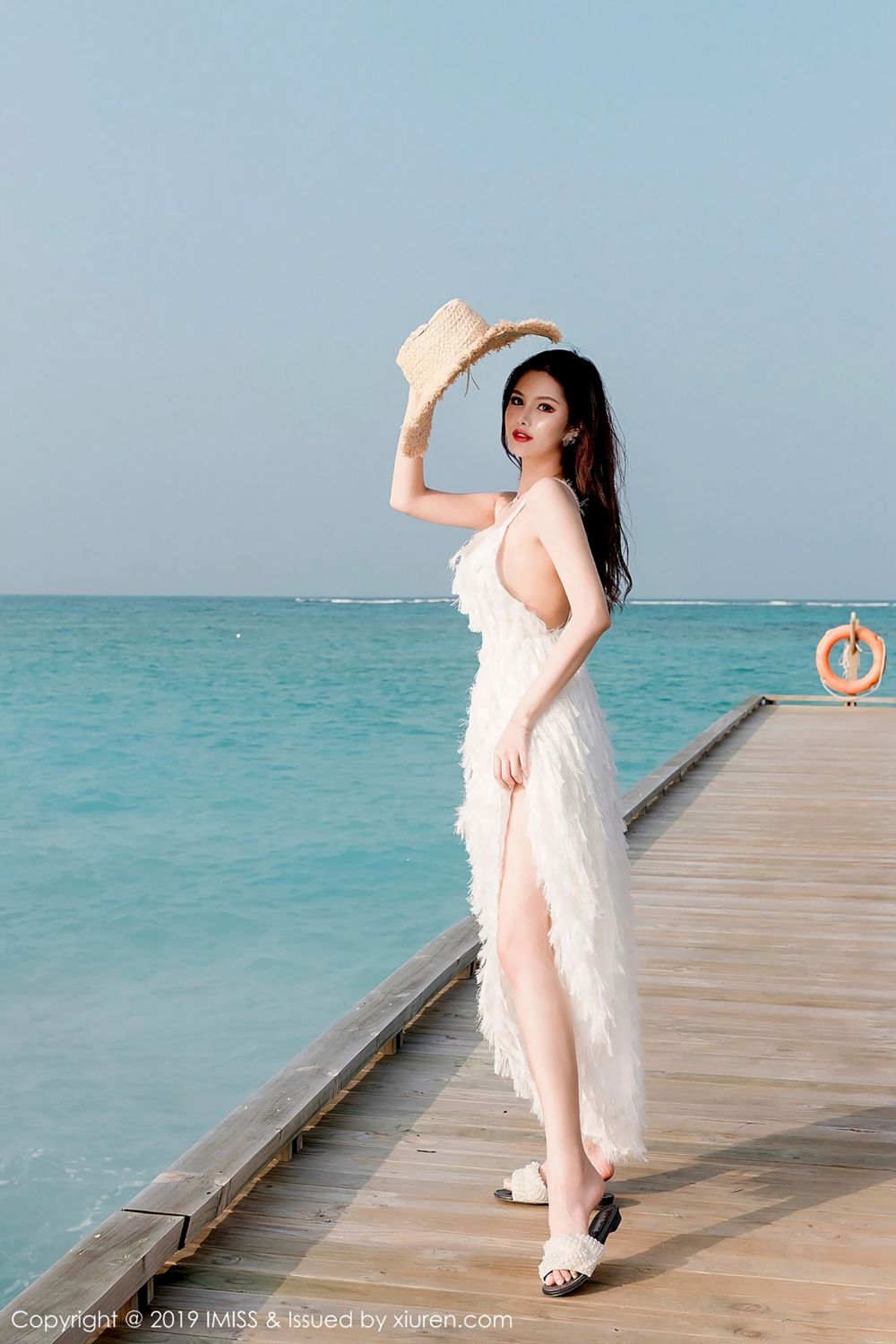 气质女神若彤boomboom 湛蓝海天下娇躯唯美