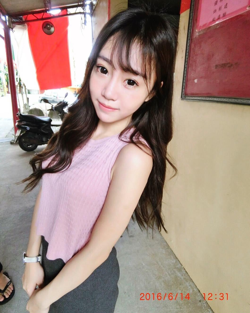 金融界小只马太抢眼 肤白貌美还事业心强