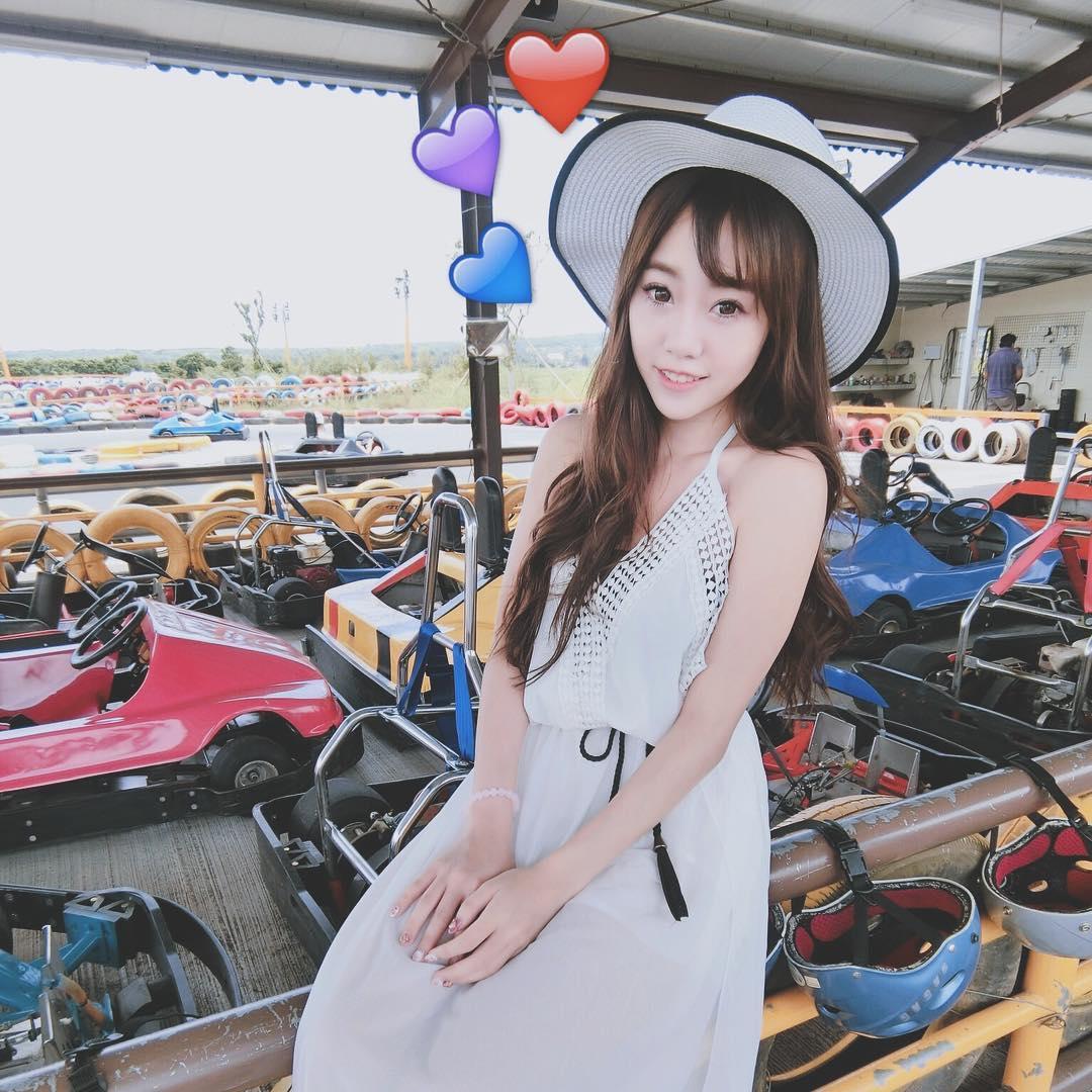 金融界小只马太抢眼 肤白貌美还事业心强