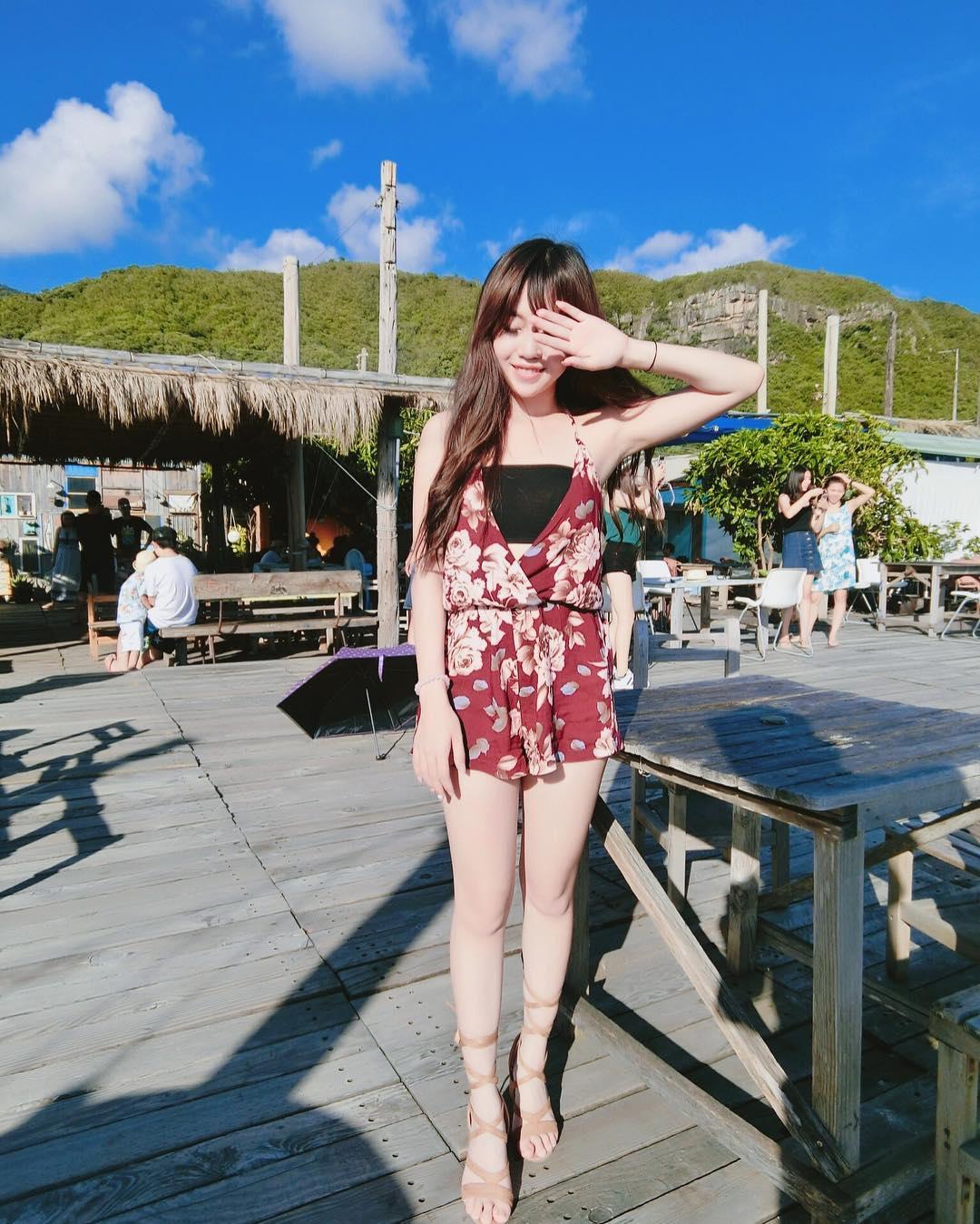 金融界小只马太抢眼 肤白貌美还事业心强