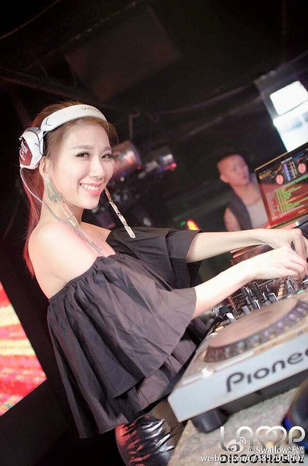 Swallow妖娇 家居妩媚私房照诱惑写真图