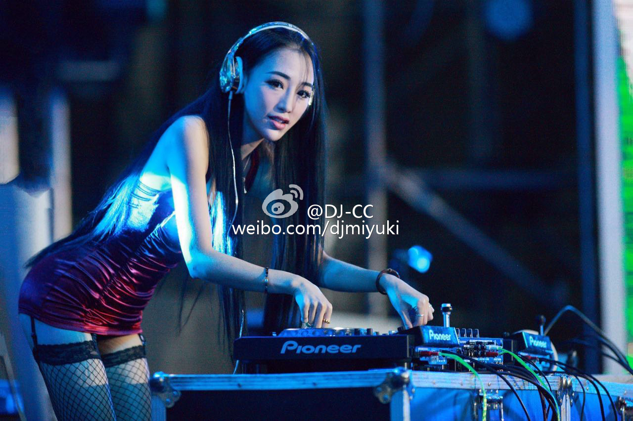DJ-CC(大妞范Party) 家居性感私房照诱惑写真图