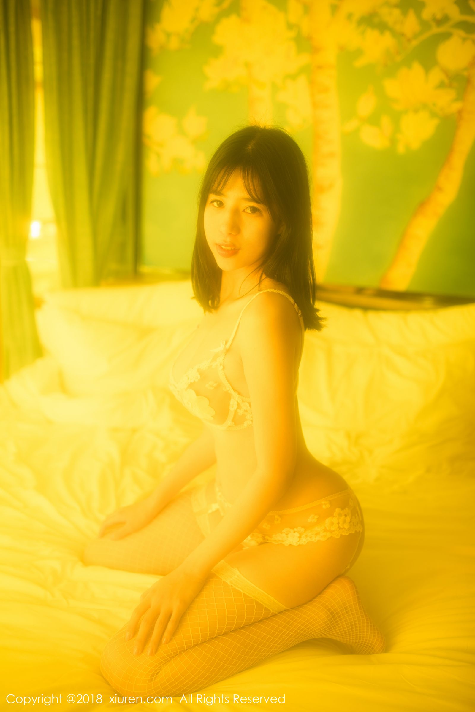 最佳女友艾栗栗 性感私房撩人姿势