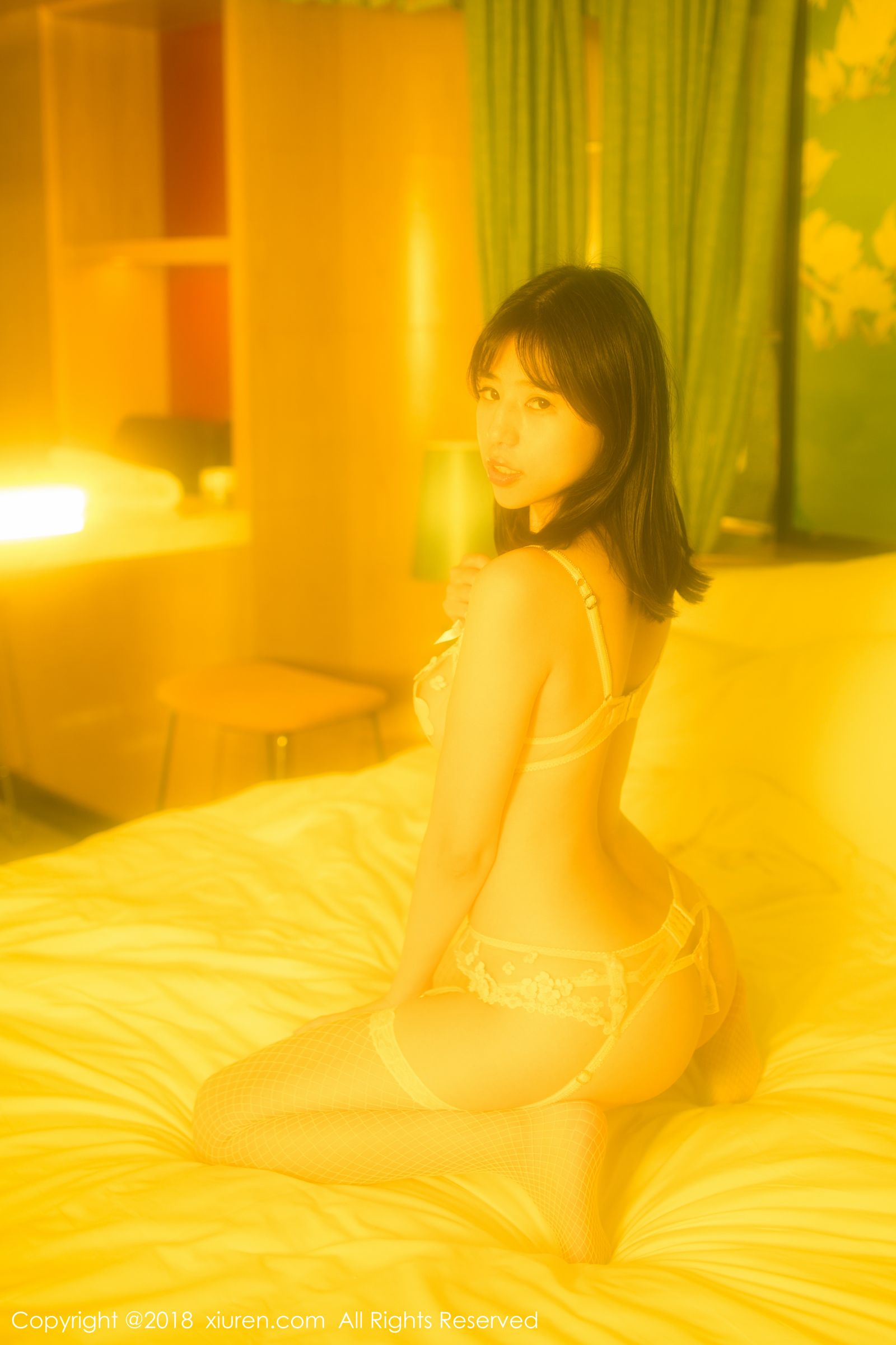 最佳女友艾栗栗 性感私房撩人姿势