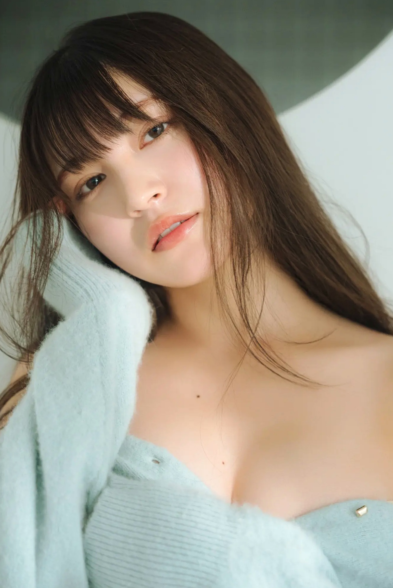 神志那結衣 - ジーナに恋して vol.1 清纯女神私房写真,室内极品白嫩身材展示,性感白色内衣诱惑,清新治愈风格