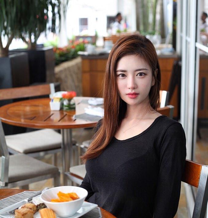 南韩J杯人妻韩申颖 Ig最新私房美照