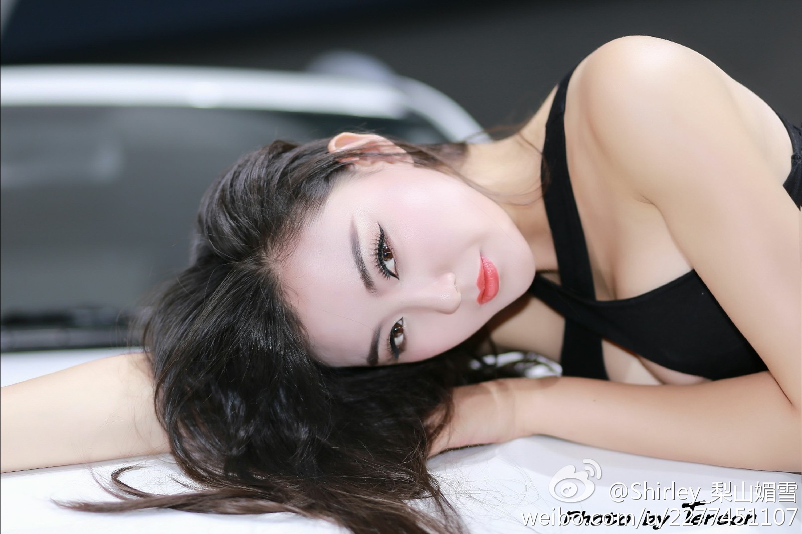 伍晓丽Shirley 车展妩媚写真图