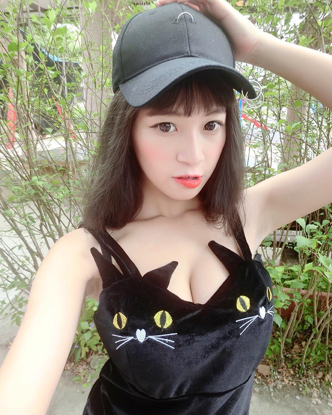 重机正妹林珈伊 身材实在太火辣